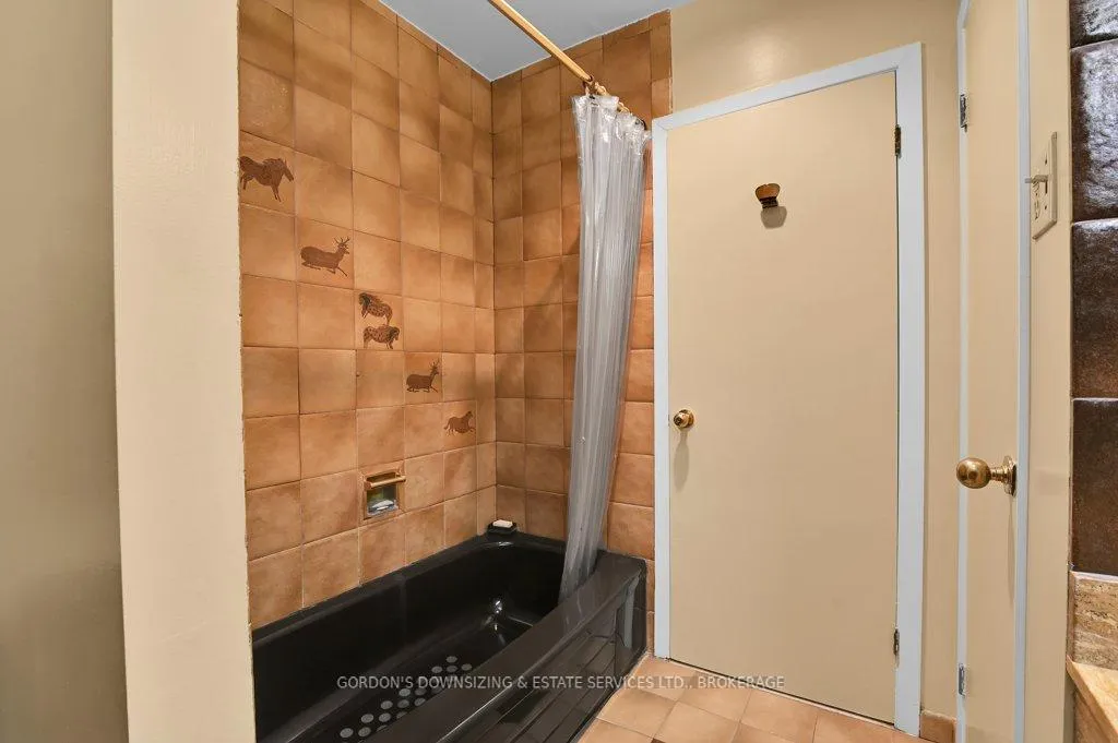 Photo 23 of 109 Dorothea Drive, Ottawa, Mooneys Bay/Revelstoke — HOMEH