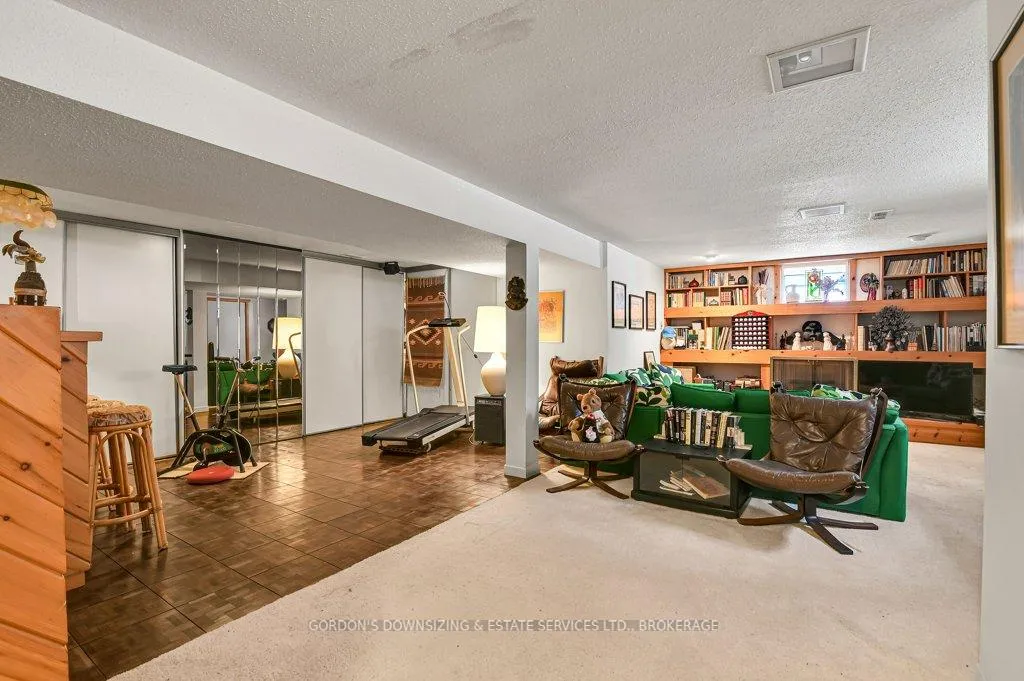 Photo 29 of 109 Dorothea Drive, Ottawa, Mooneys Bay/Revelstoke — HOMEH
