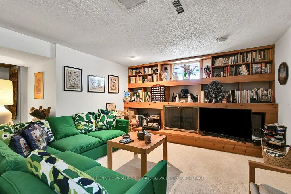 Photo 31 of 109 Dorothea Drive, Ottawa, Mooneys Bay/Revelstoke — HOMEH