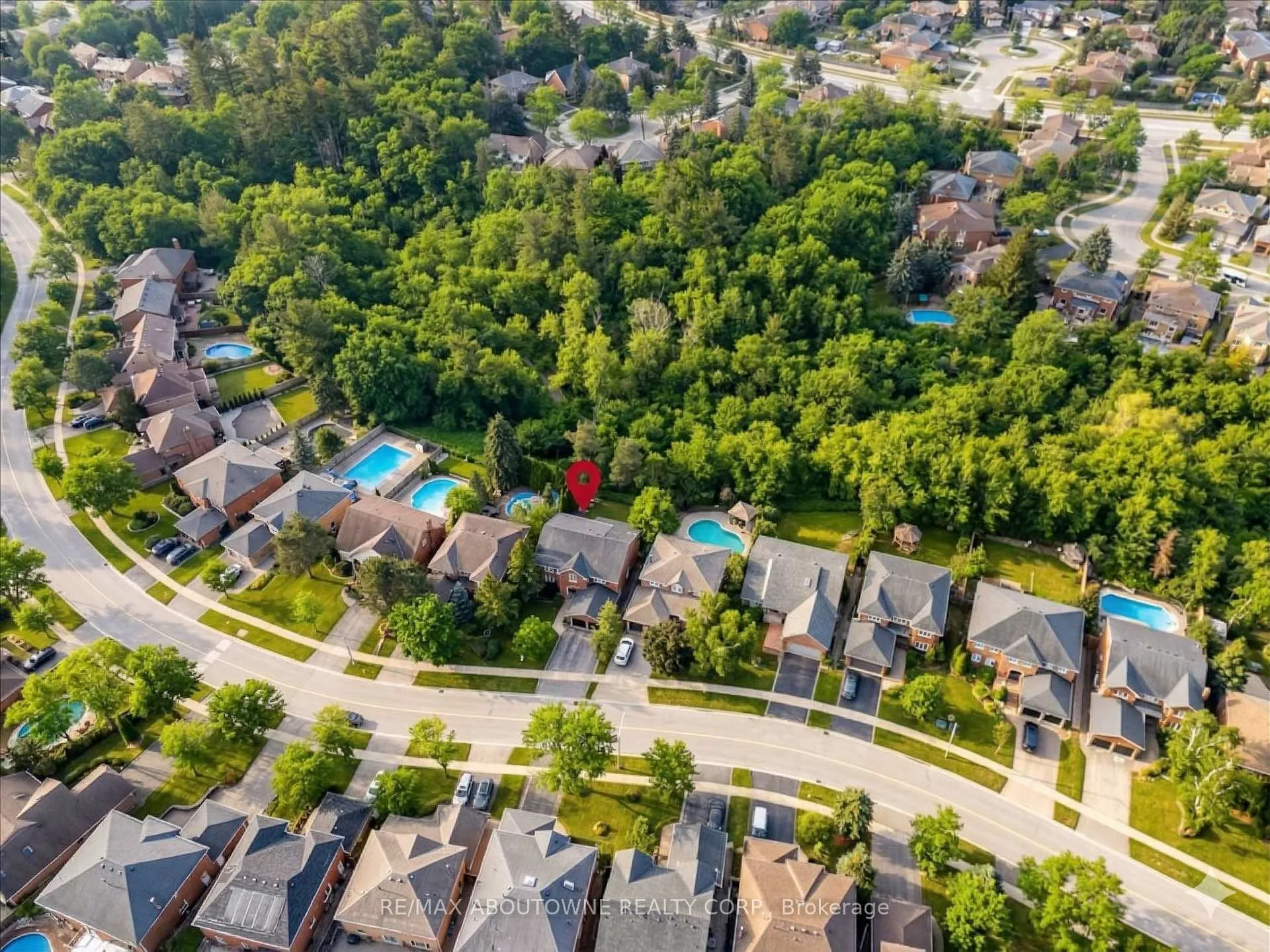 Photo 4 of 1320 Monks Passage, Oakville, Glen Abbey — HOMEH