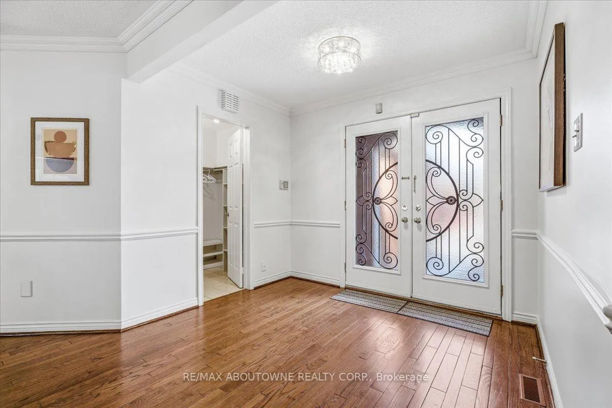 Photo 8 of 1320 Monks Passage, Oakville, Glen Abbey — HOMEH