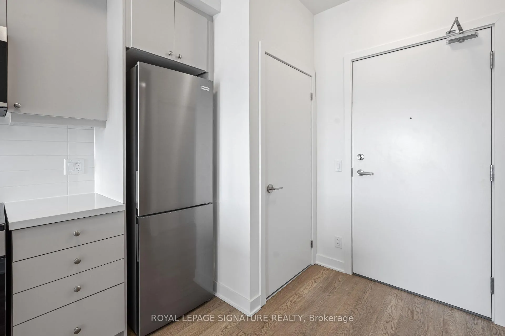 Photo 2 of Unit 520, 51 Clarington Boulevard, Clarington, Bowmanville — HOMEH