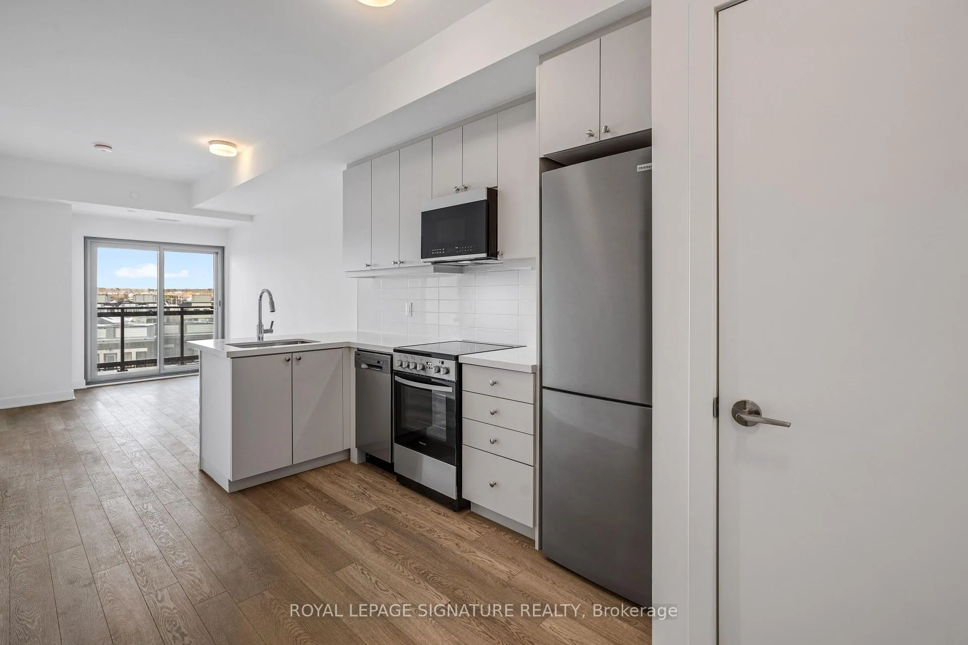 Photo 4 of Unit 520, 51 Clarington Boulevard, Clarington, Bowmanville — HOMEH