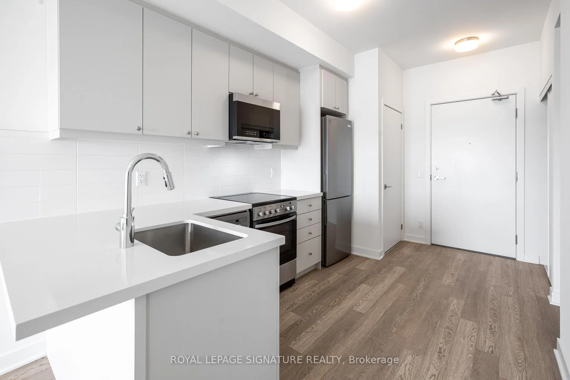 Photo 7 of Unit 520, 51 Clarington Boulevard, Clarington, Bowmanville — HOMEH
