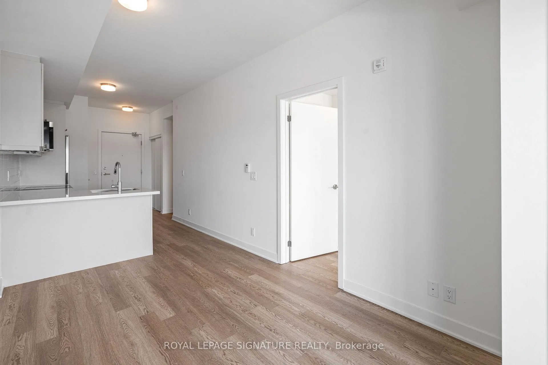 Photo 8 of Unit 520, 51 Clarington Boulevard, Clarington, Bowmanville — HOMEH