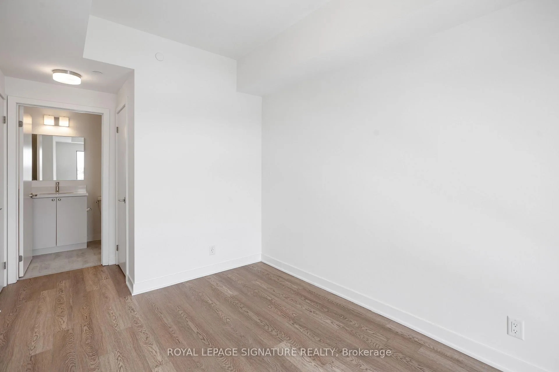 Photo 23 of Unit 520, 51 Clarington Boulevard, Clarington, Bowmanville — HOMEH