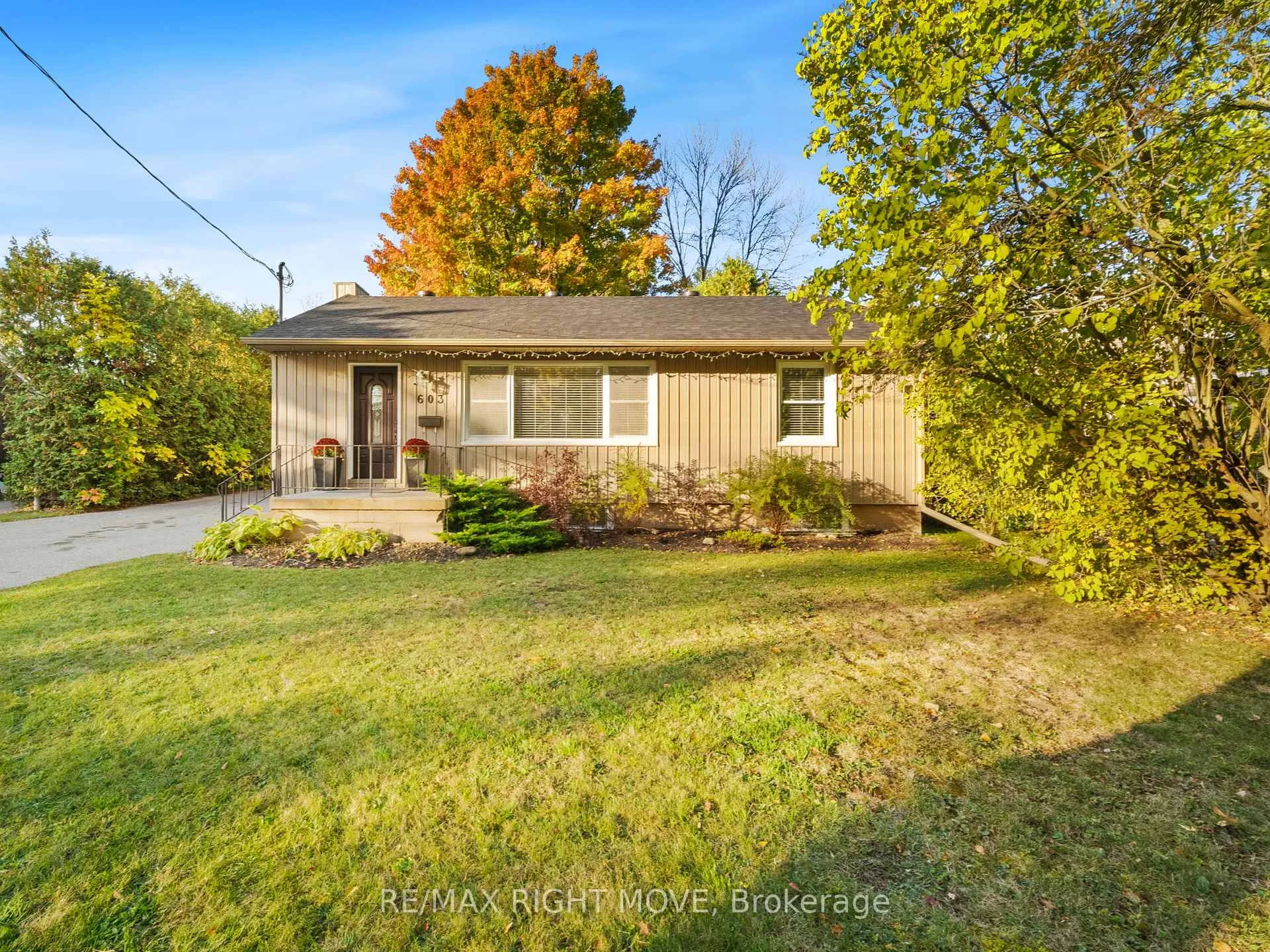 Photo 1 of 603 High Street, Orillia — HOMEH