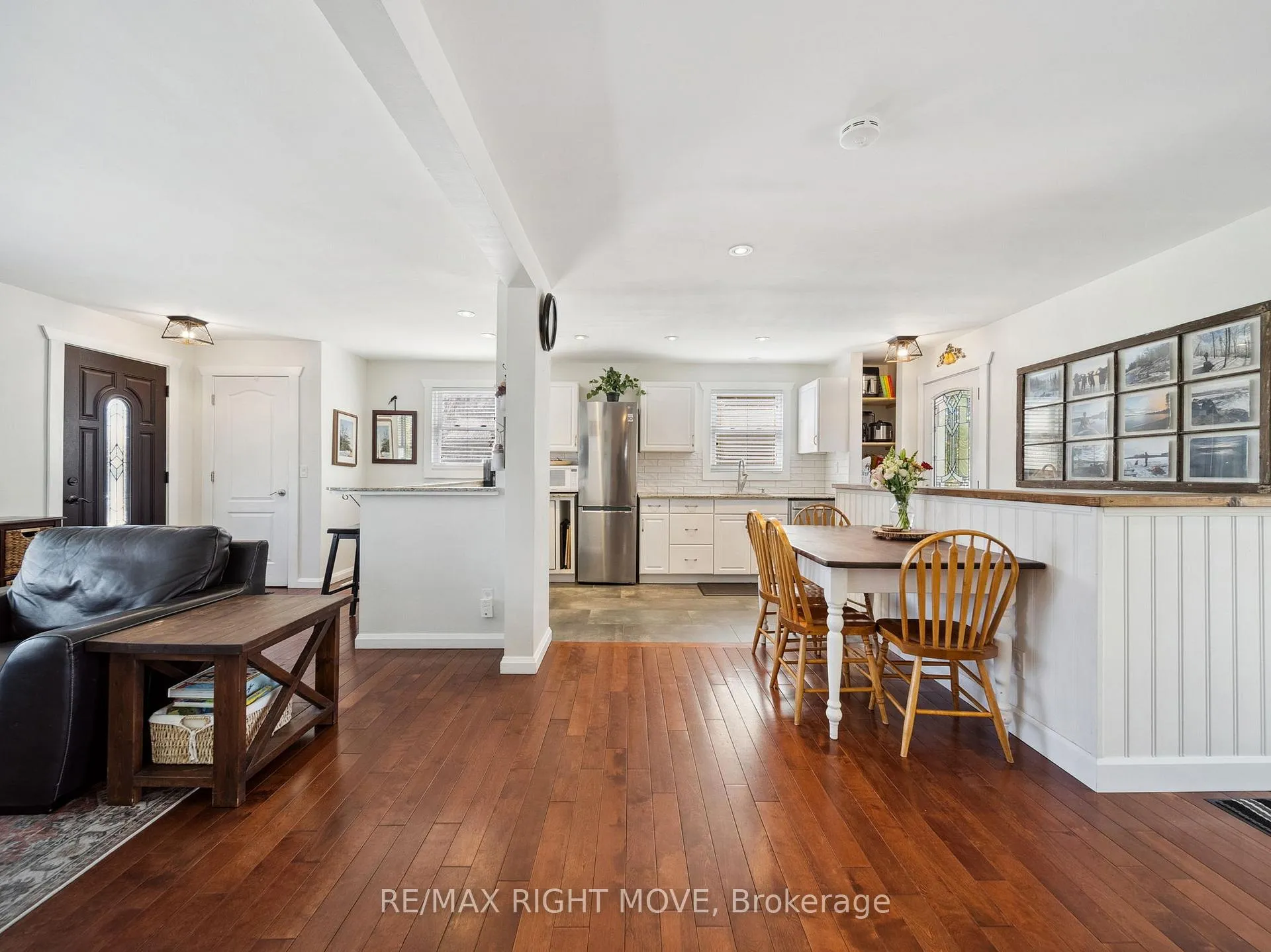 Photo 6 of 603 High Street, Orillia — HOMEH
