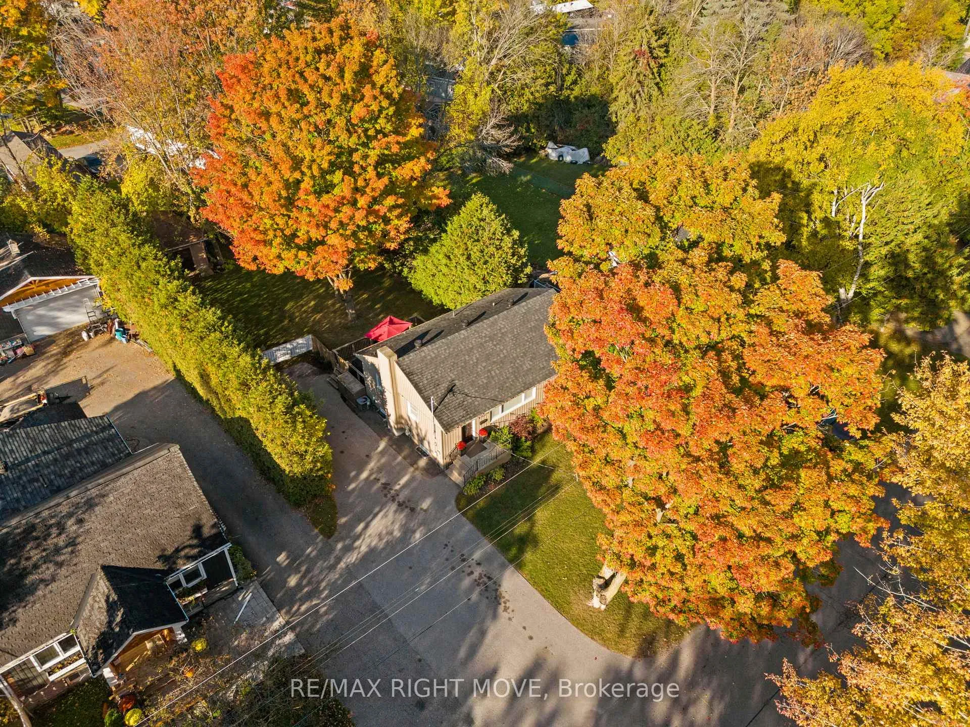 Photo 33 of 603 High Street, Orillia — HOMEH