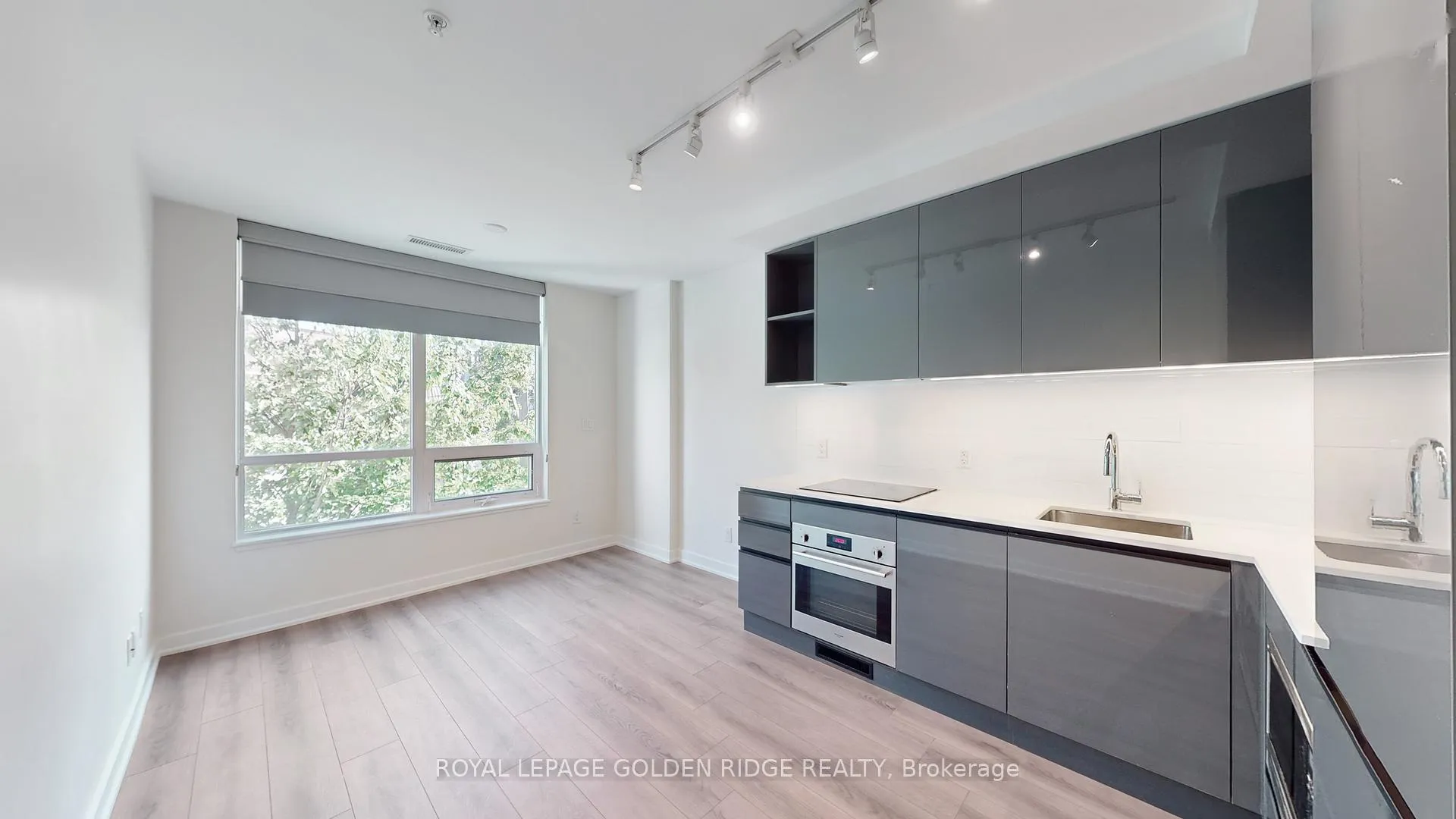 Photo 10 of Unit 224, 377 Madison Avenue, Toronto, Casa Loma — HOMEH