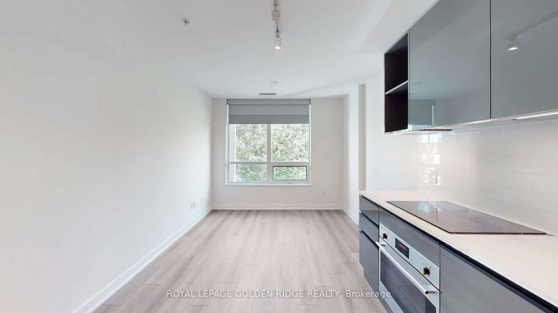Photo 11 of Unit 224, 377 Madison Avenue, Toronto, Casa Loma — HOMEH