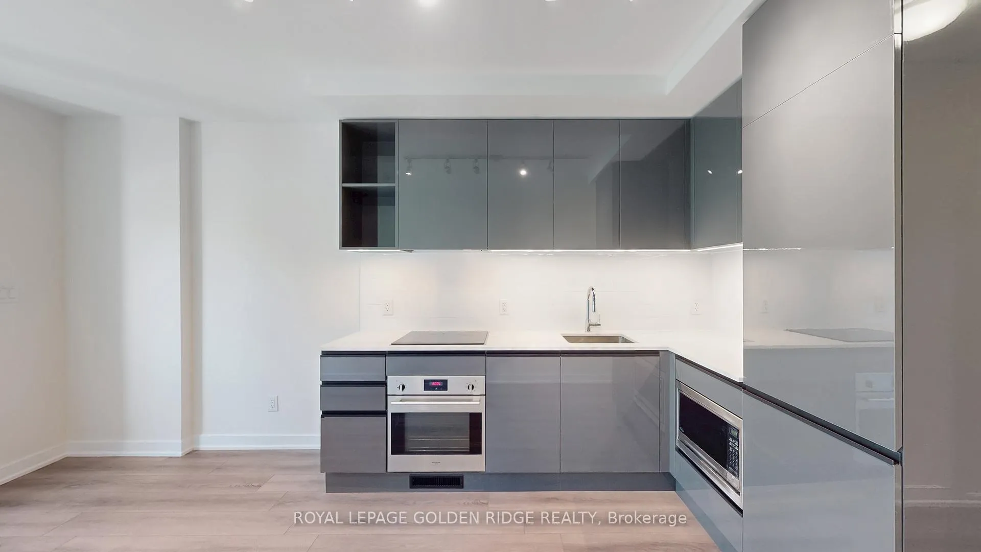 Photo 18 of Unit 224, 377 Madison Avenue, Toronto, Casa Loma — HOMEH