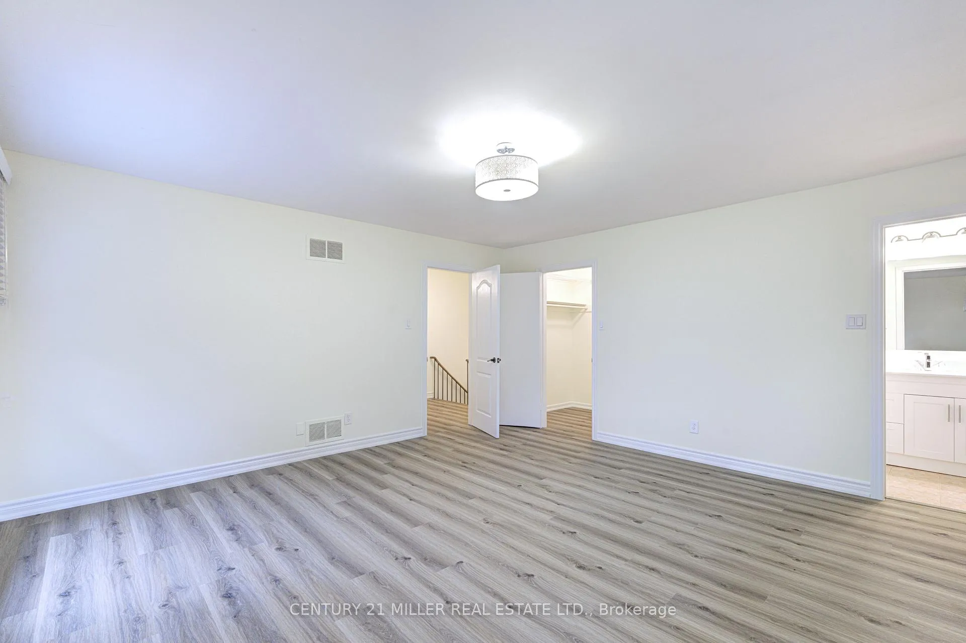 Photo 25 of 163 Castle Crescent, Oakville, Ford — HOMEH