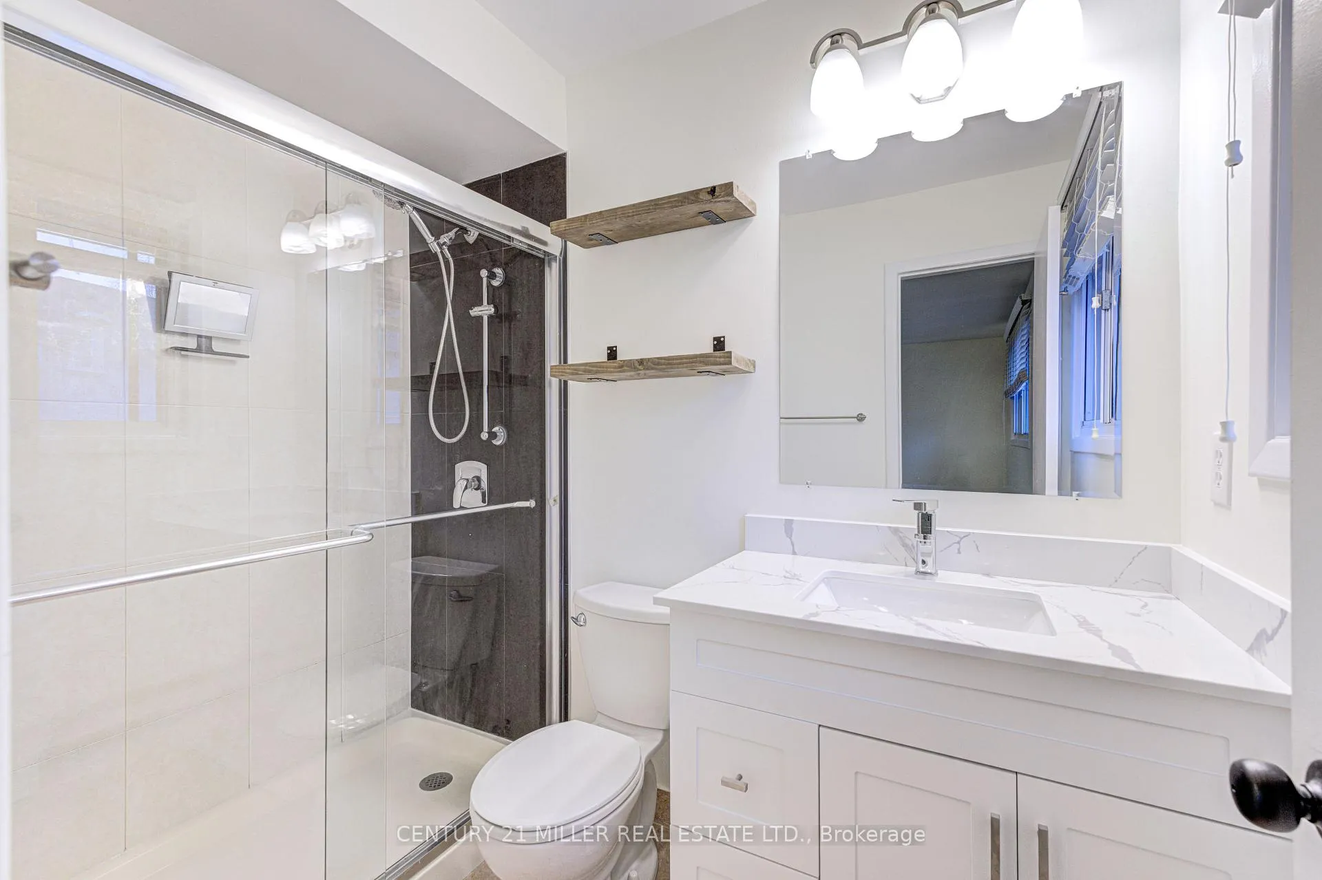 Photo 26 of 163 Castle Crescent, Oakville, Ford — HOMEH