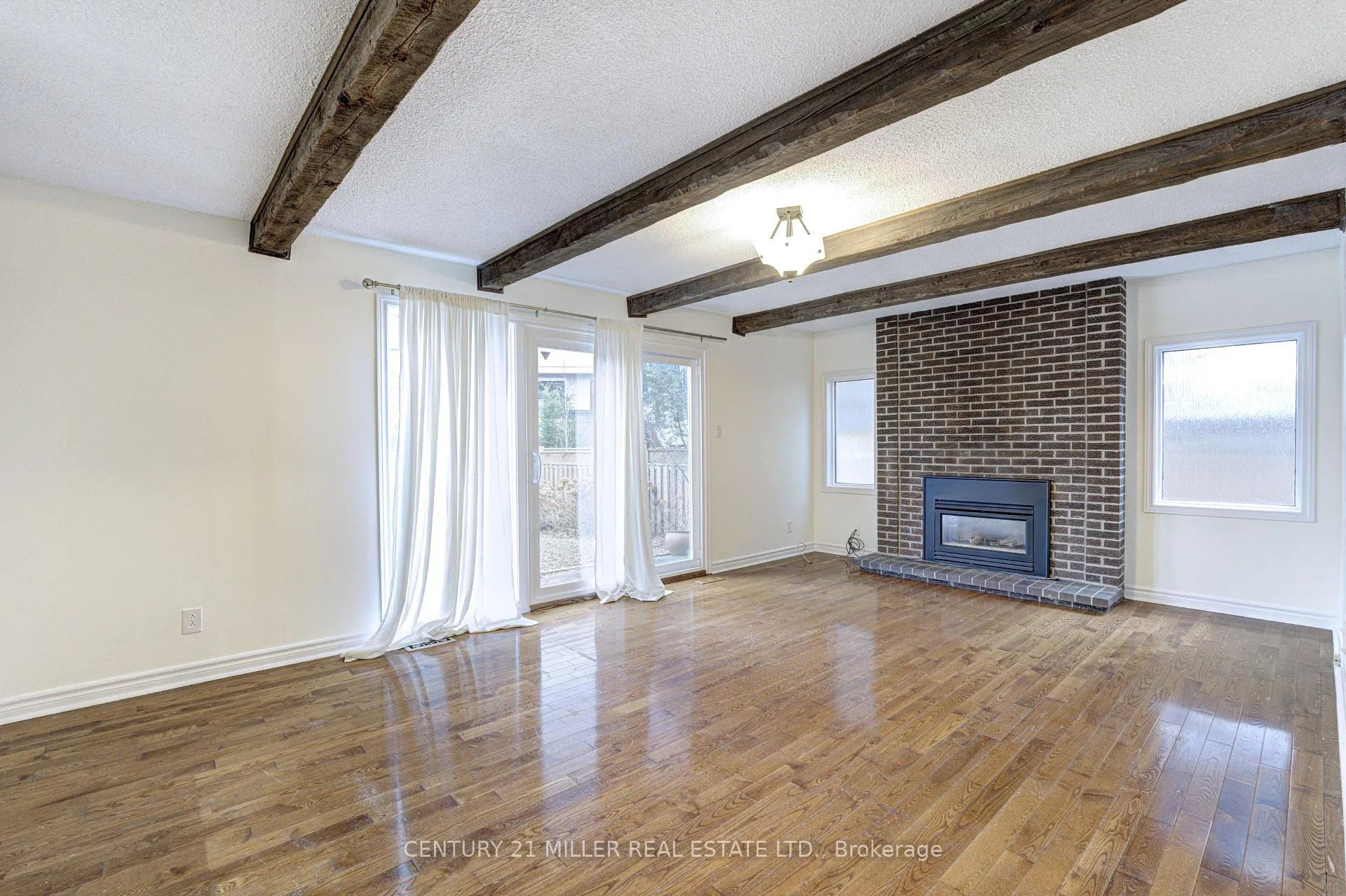 Photo 33 of 163 Castle Crescent, Oakville, Ford — HOMEH