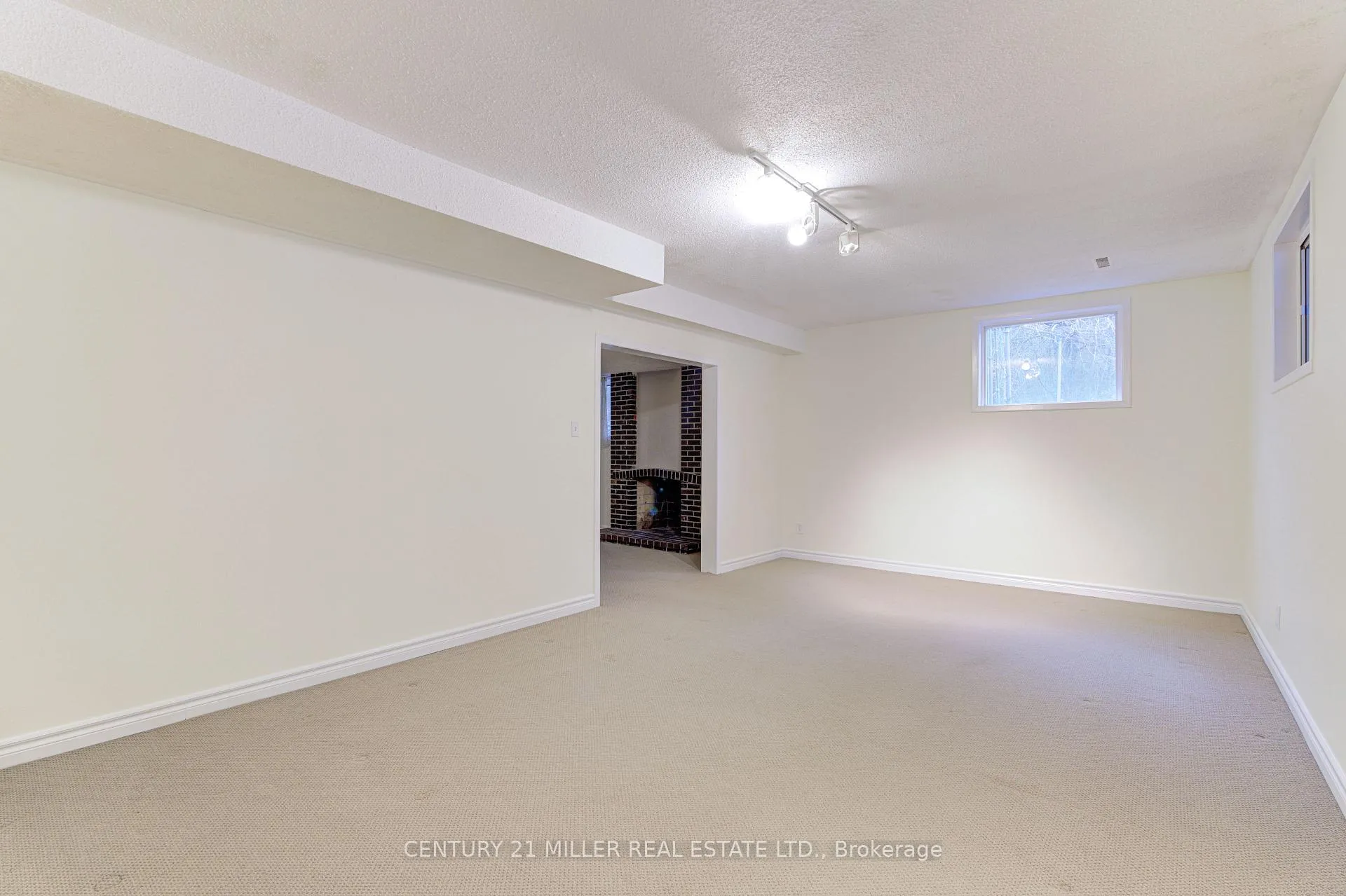 Photo 43 of 163 Castle Crescent, Oakville, Ford — HOMEH