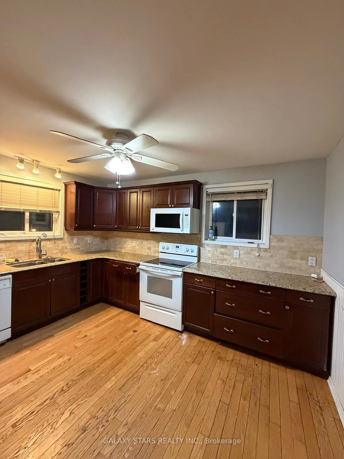 Photo 8 of Unit Main Floor, 763 Olive Avenue, Oshawa, Donevan — HOMEH
