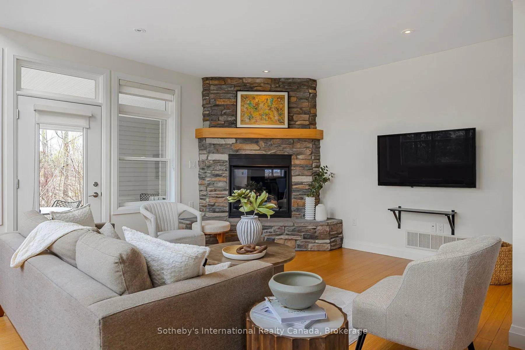 Photo 11 of 2 Swan Lane, Tay, Port McNicoll — HOMEH
