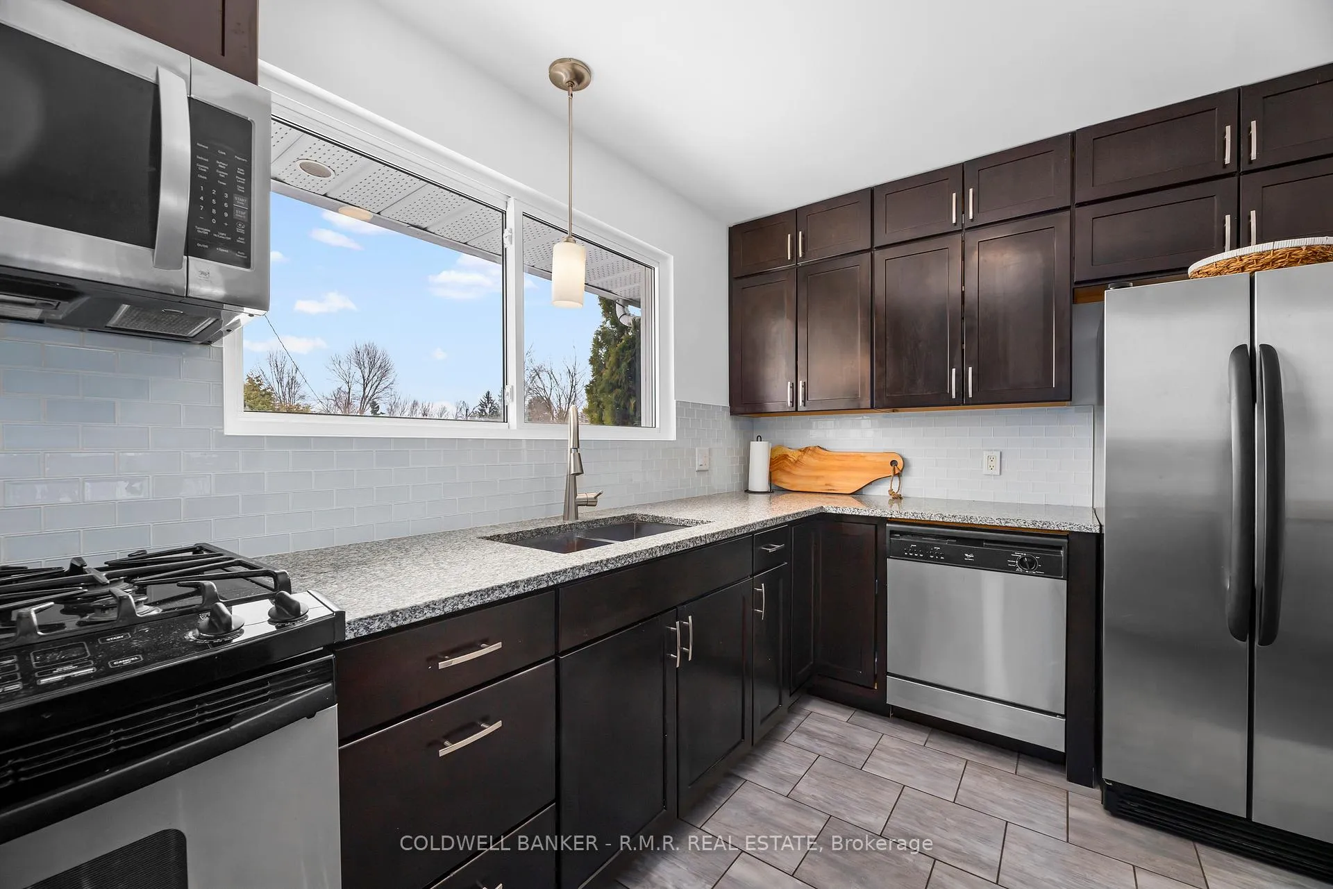 Photo 3 of 8 Charlbrook Avenue, Barrie, Cundles East — HOMEH