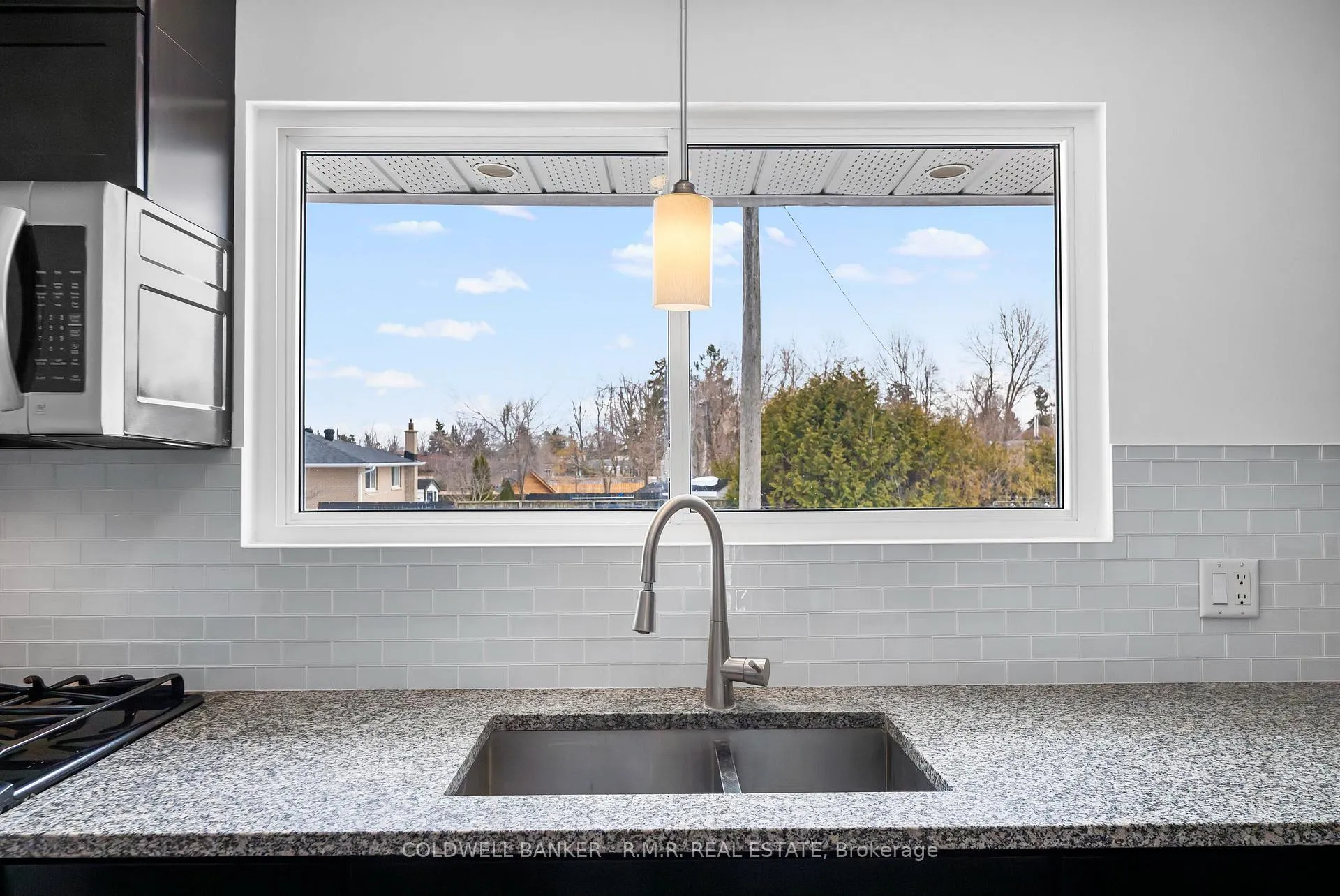 Photo 13 of 8 Charlbrook Avenue, Barrie, Cundles East — HOMEH