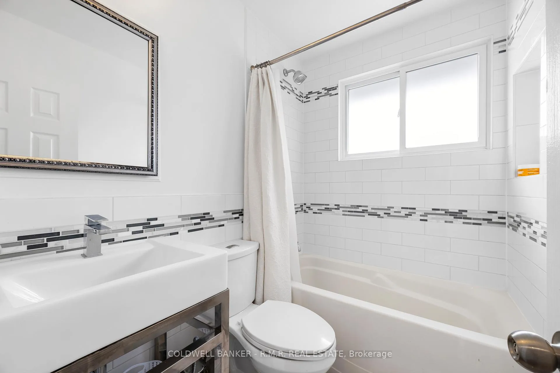 Photo 22 of 8 Charlbrook Avenue, Barrie, Cundles East — HOMEH