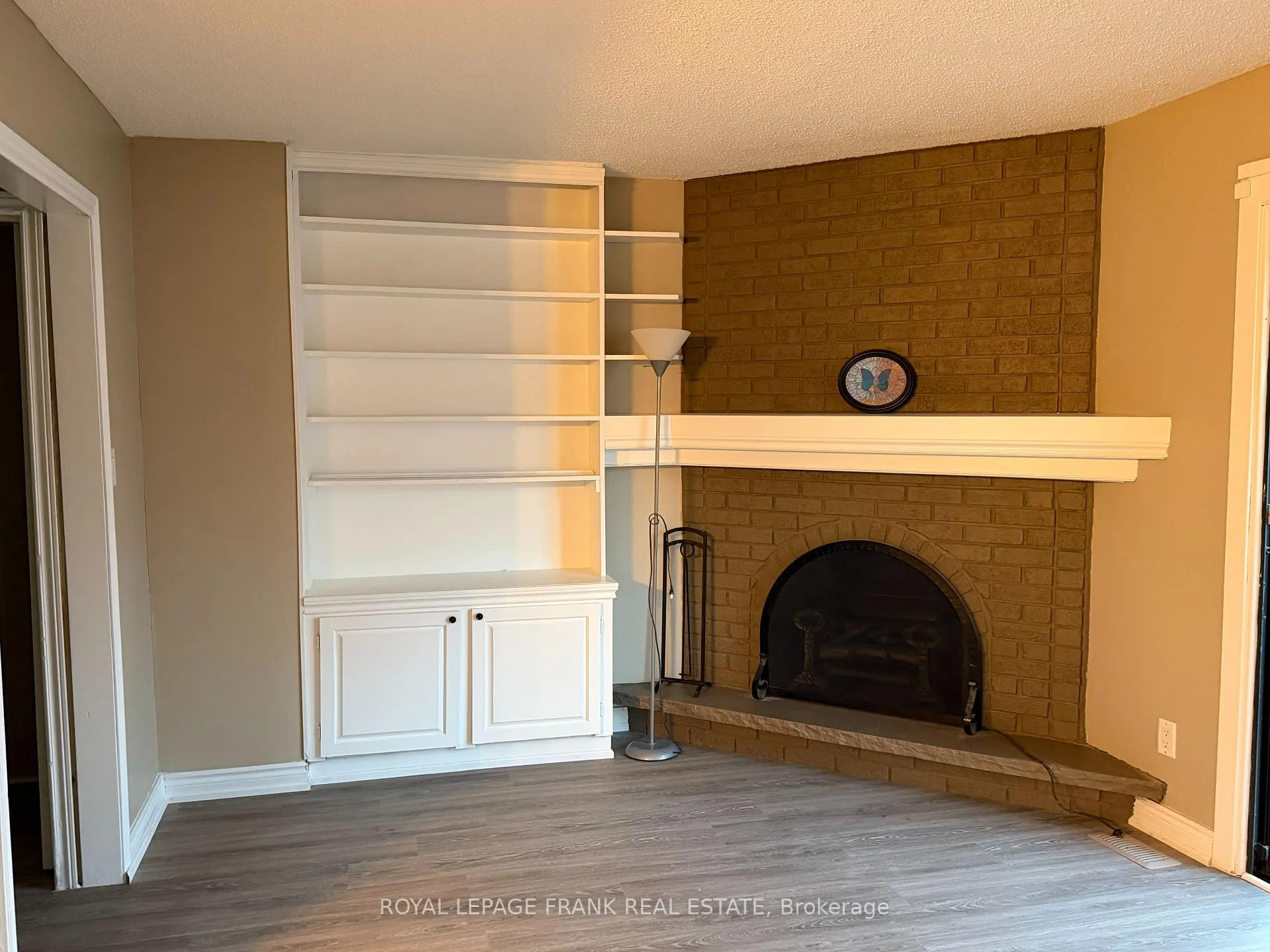 Photo 6 of 16 Loscombe Drive, Clarington, Bowmanville — HOMEH