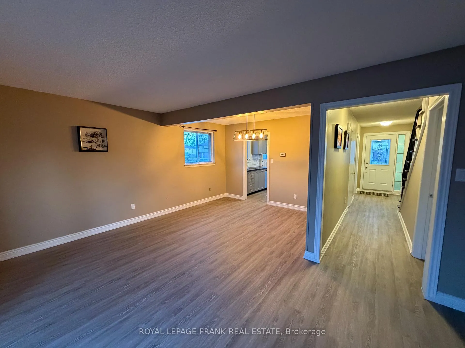 Photo 11 of 16 Loscombe Drive, Clarington, Bowmanville — HOMEH