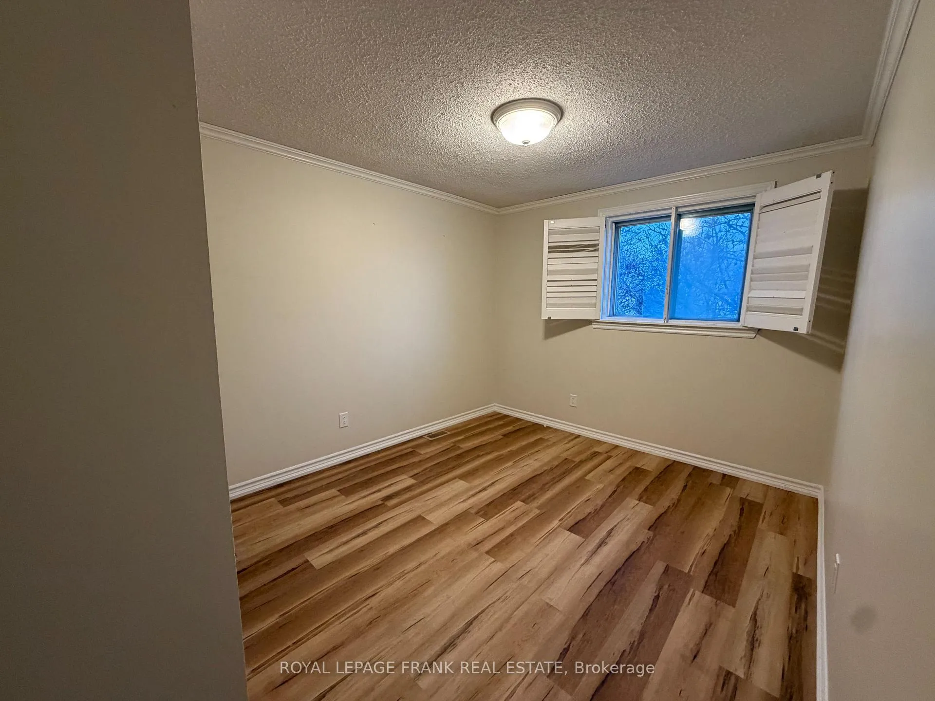 Photo 17 of 16 Loscombe Drive, Clarington, Bowmanville — HOMEH