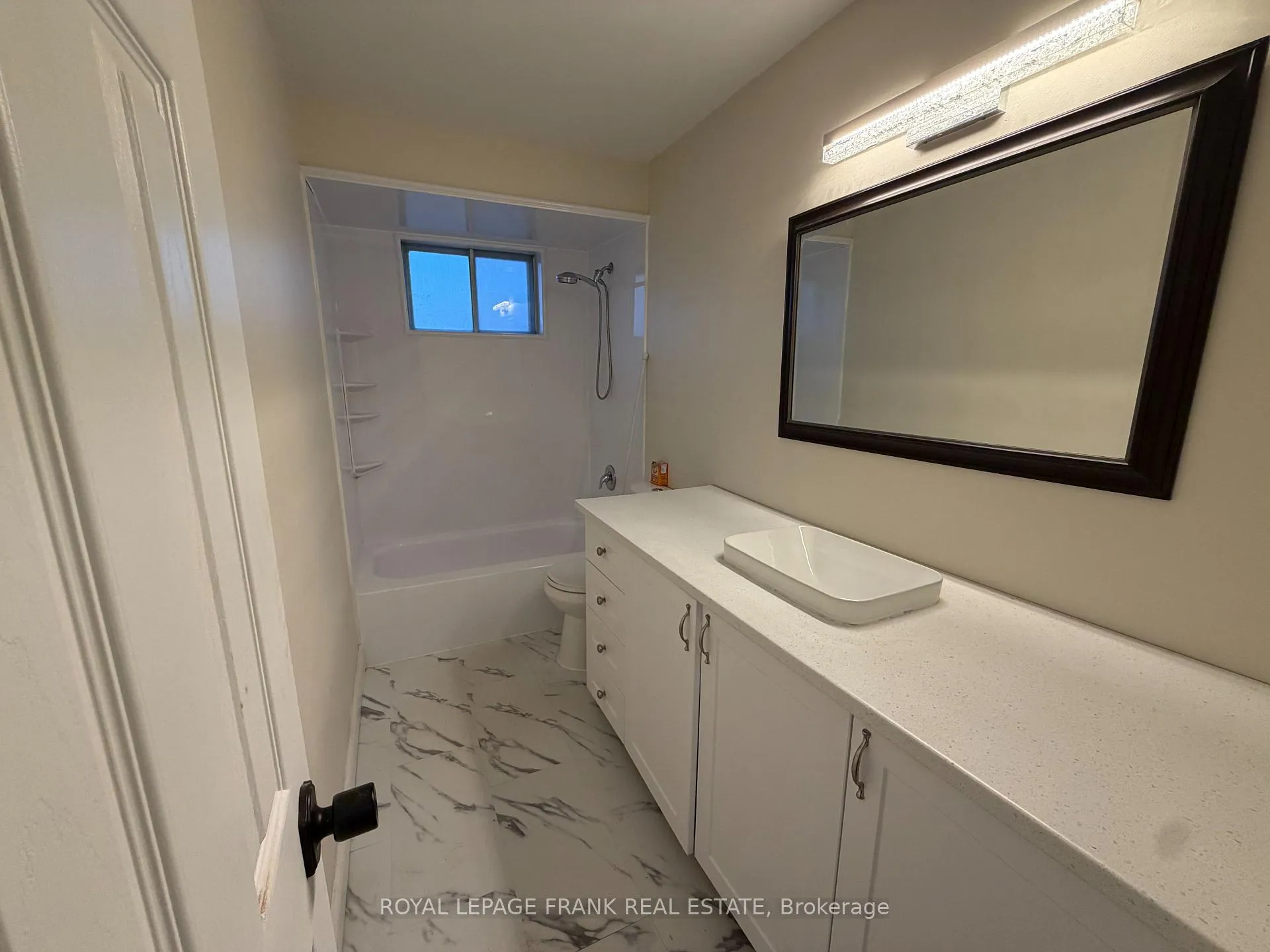 Photo 20 of 16 Loscombe Drive, Clarington, Bowmanville — HOMEH