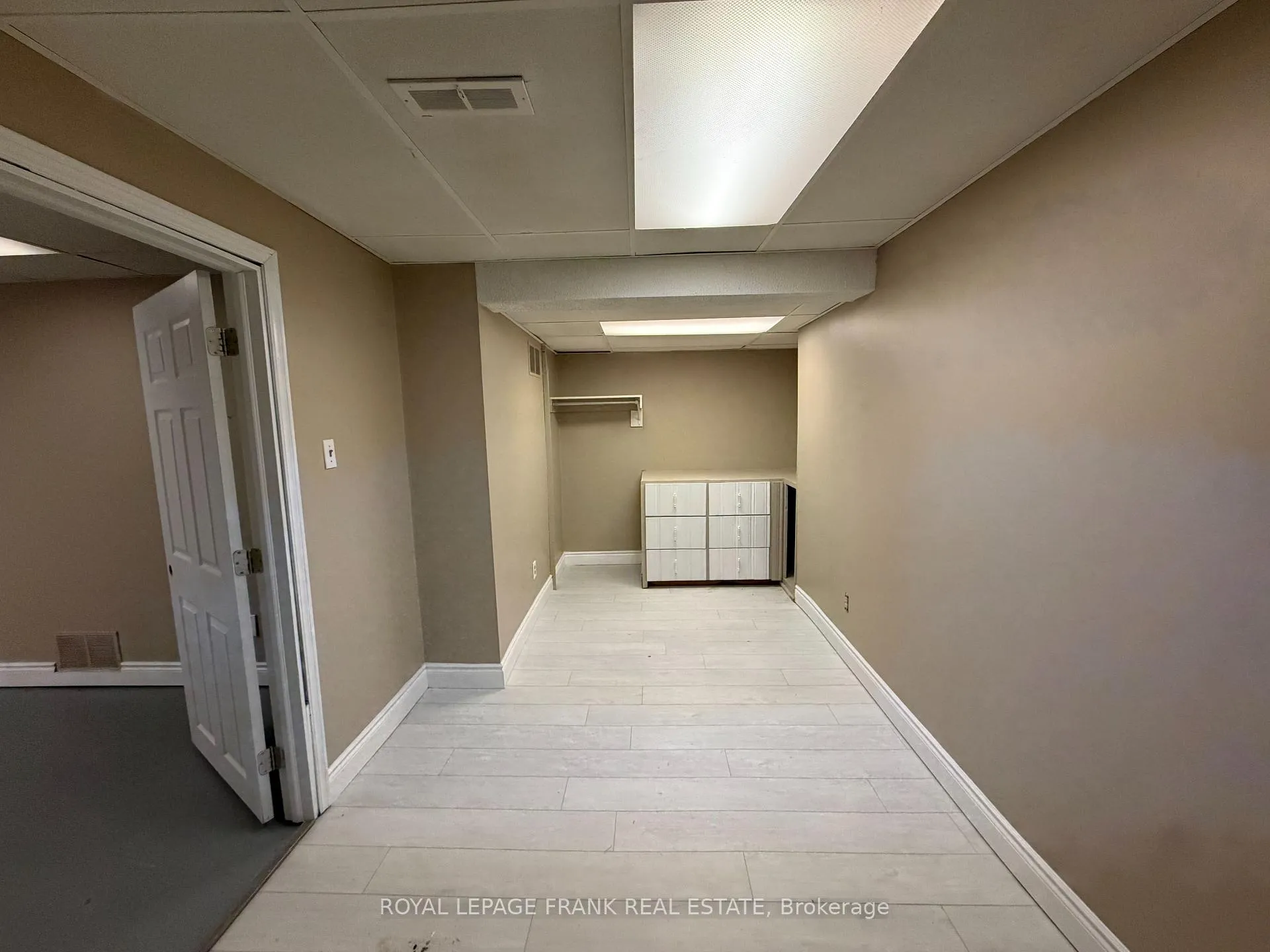 Photo 21 of 16 Loscombe Drive, Clarington, Bowmanville — HOMEH