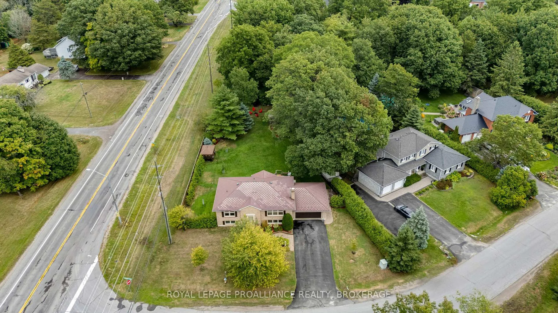 Photo 5 of 6 Faircrest Boulevard, Kingston, Kingston East (incl CFB Kingston) — HOMEH