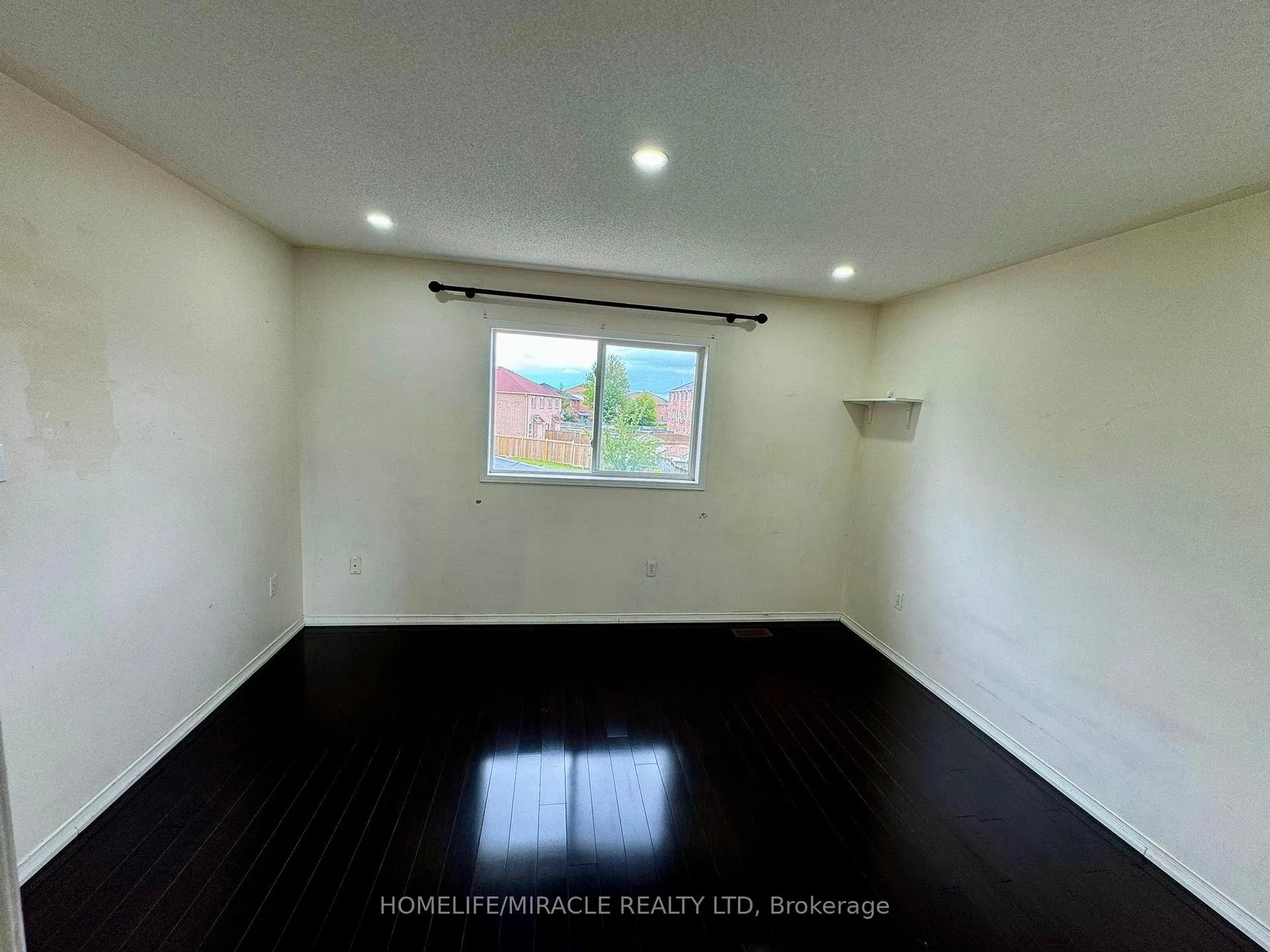 Photo 13 of 29 Ancestor Drive, Brampton, Fletcher's Meadow — HOMEH