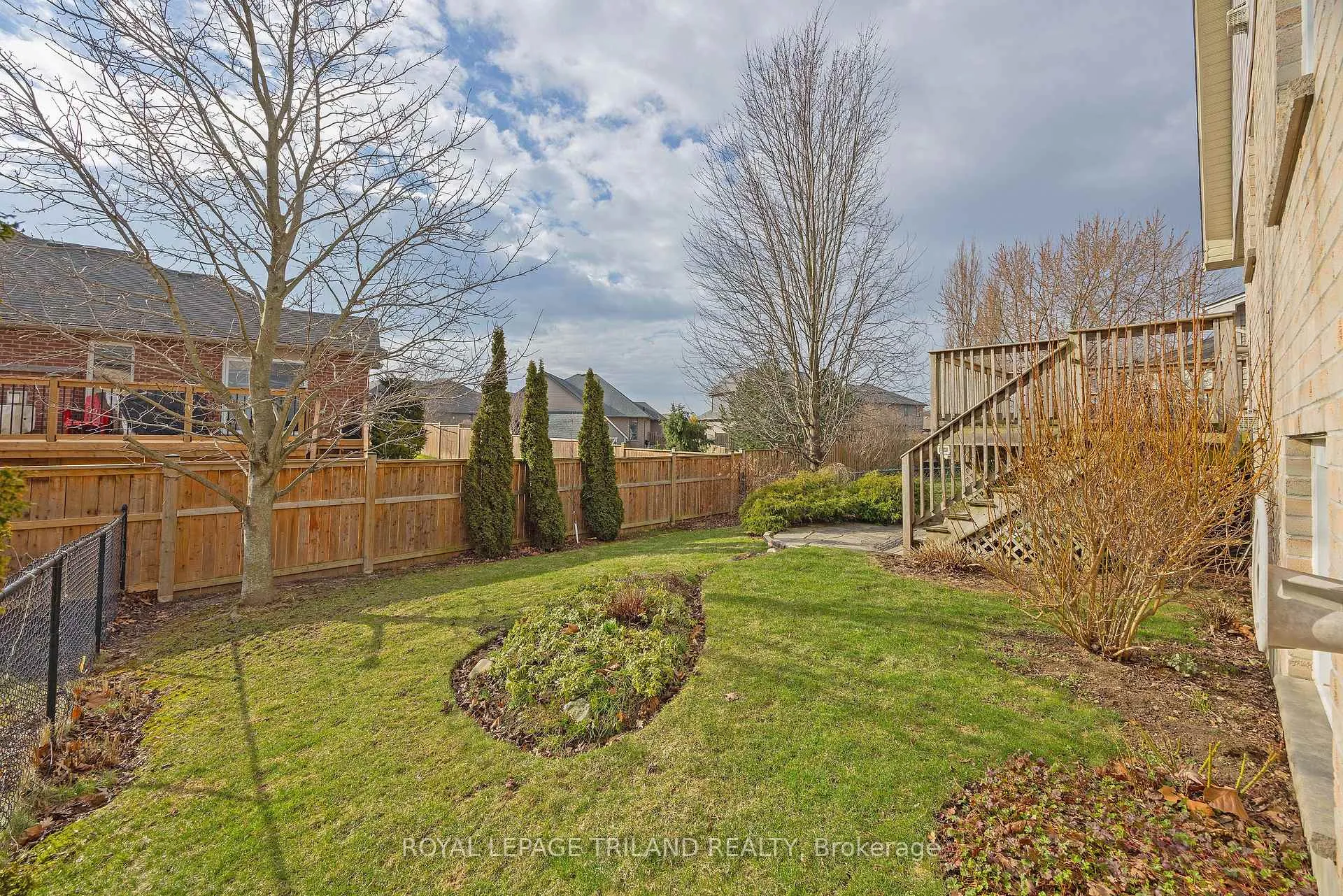 Photo 4 of 39 Augusta Crescent, St. Thomas — HOMEH
