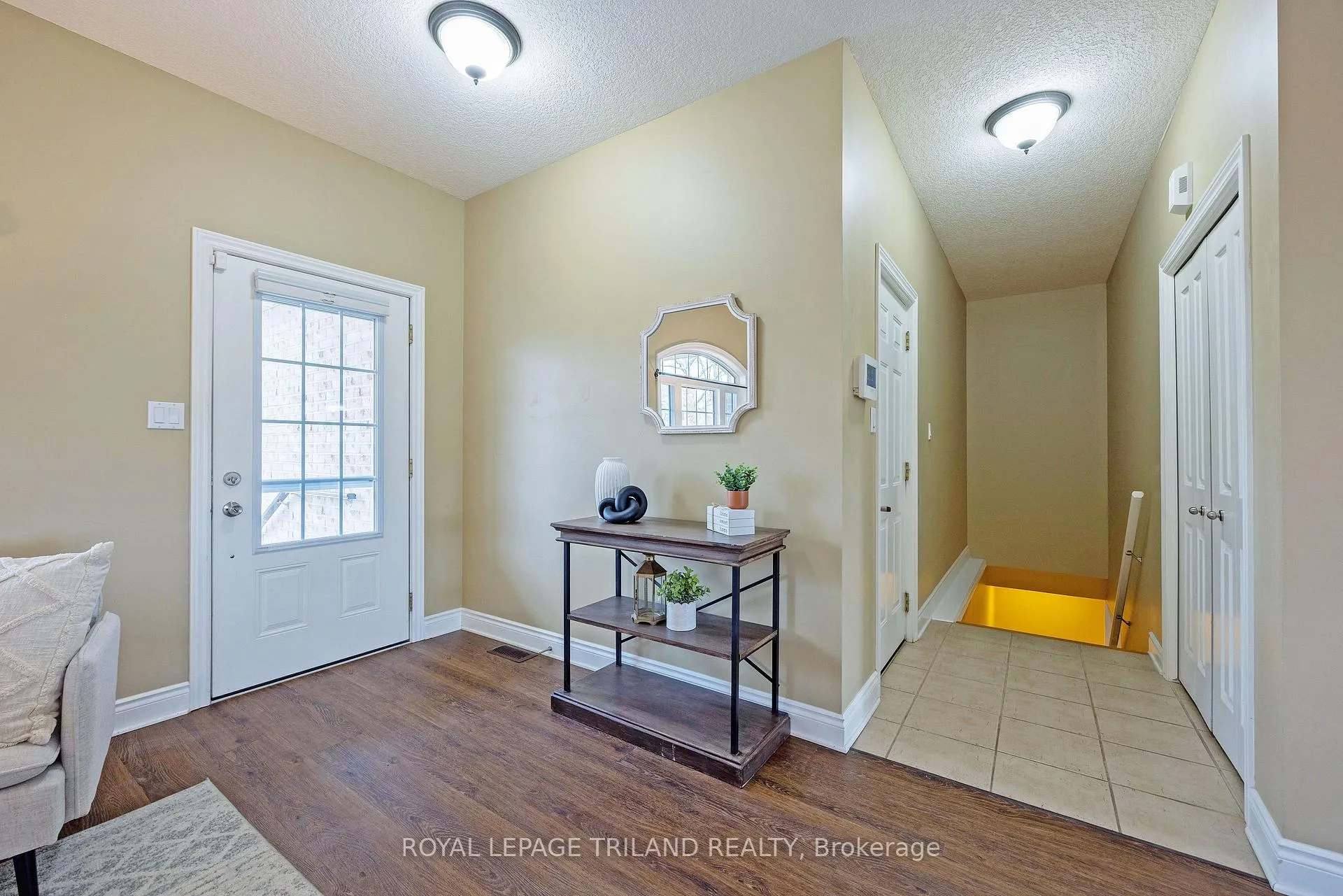 Photo 6 of 39 Augusta Crescent, St. Thomas — HOMEH
