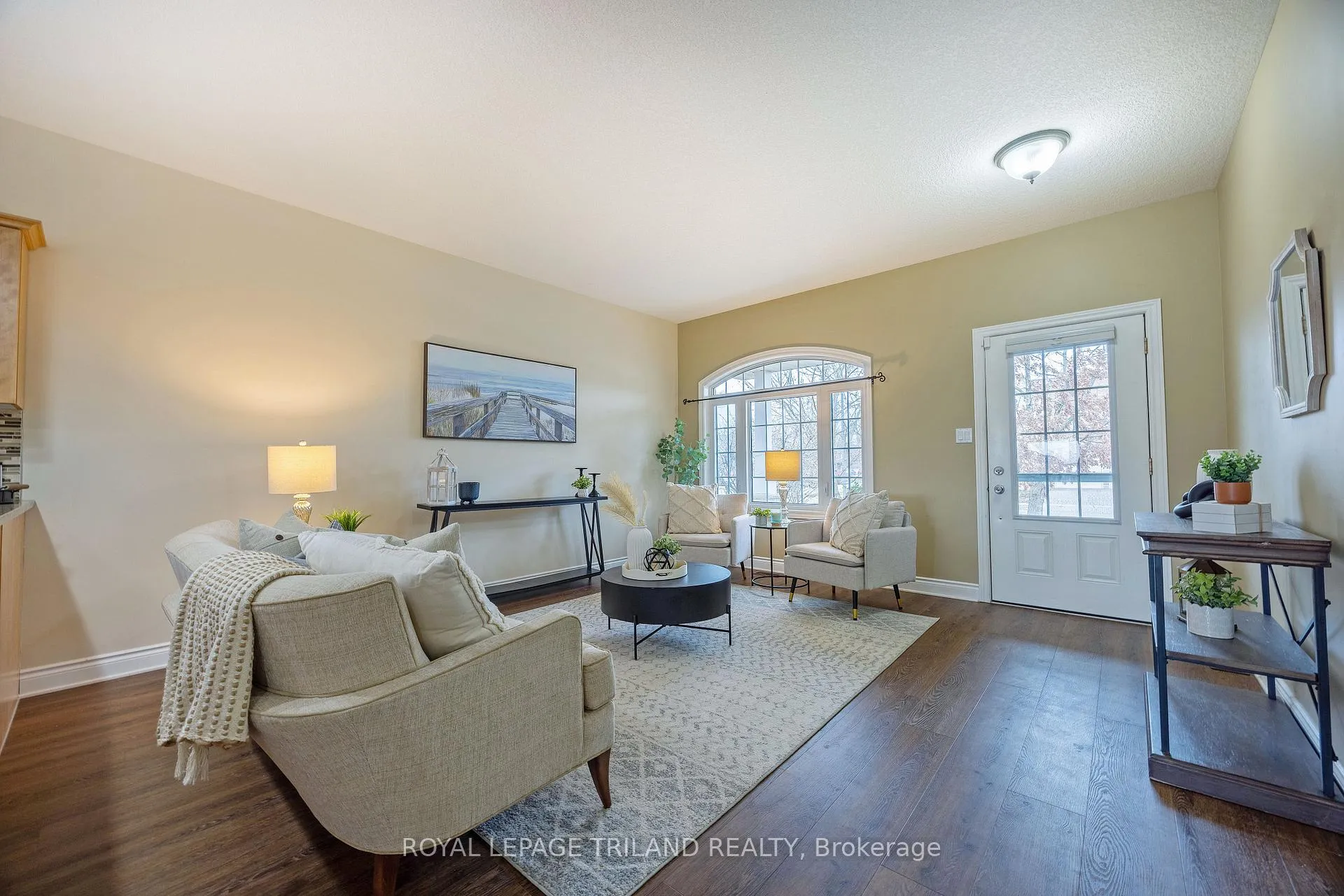 Photo 9 of 39 Augusta Crescent, St. Thomas — HOMEH