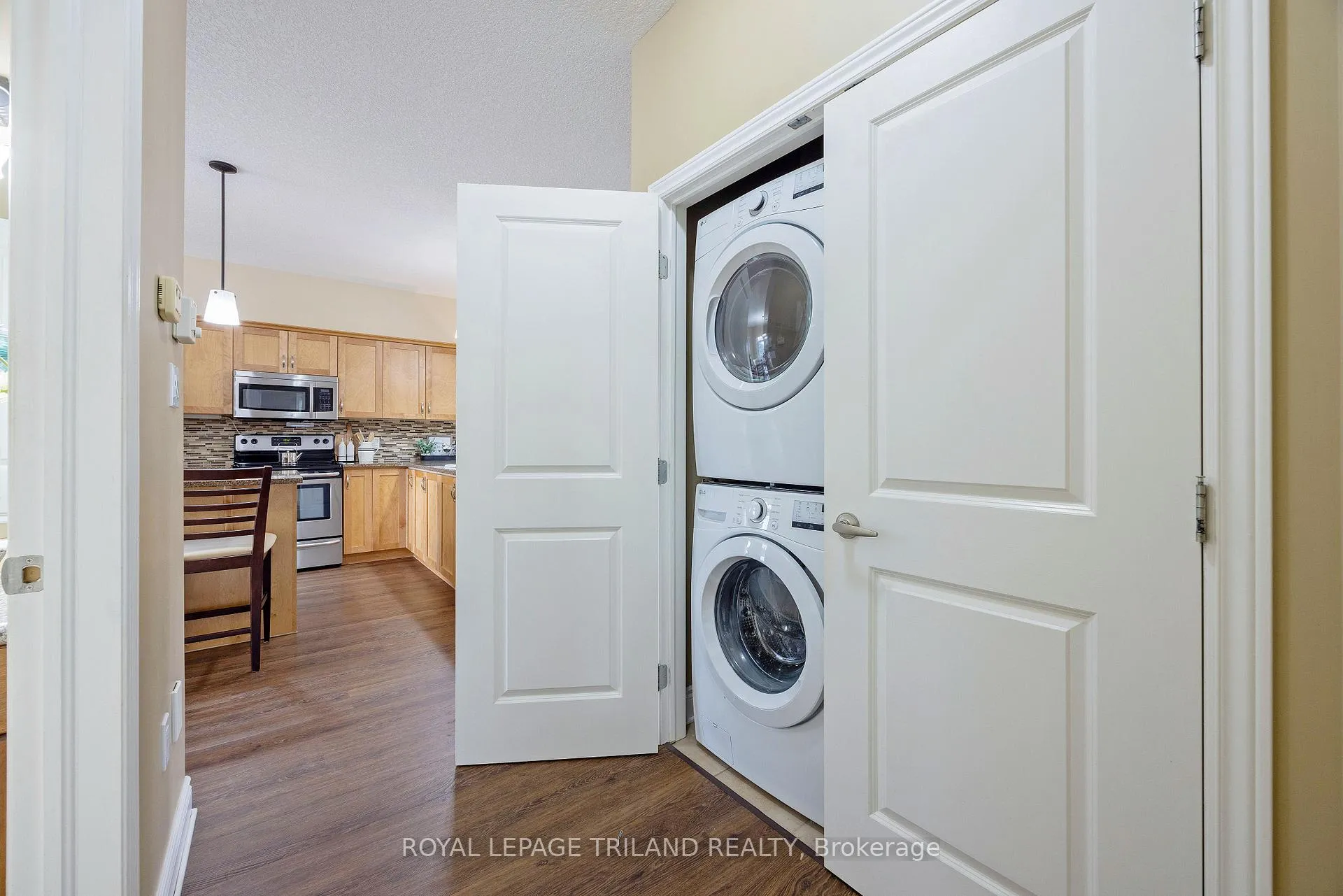 Photo 19 of 39 Augusta Crescent, St. Thomas — HOMEH