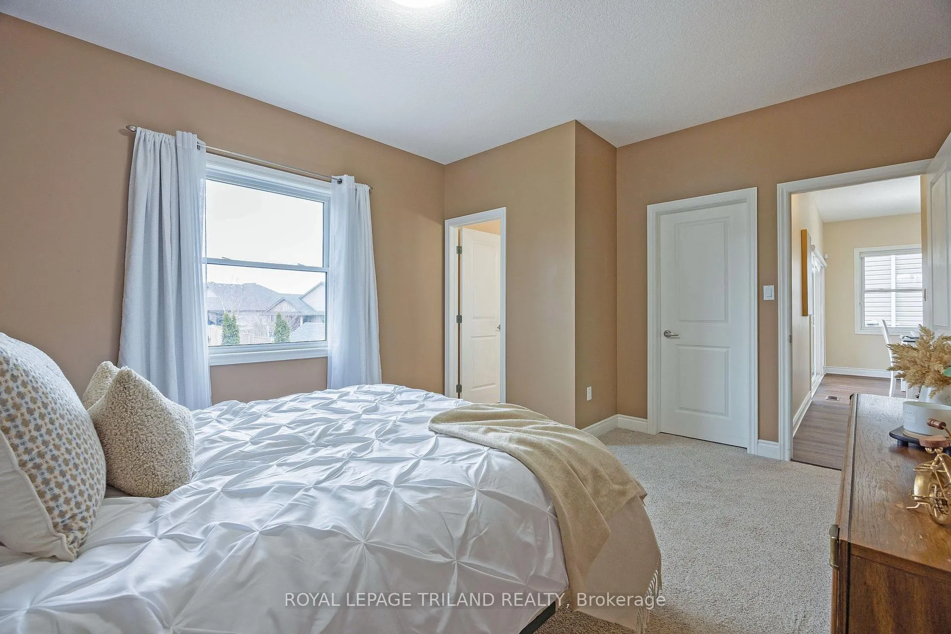 Photo 21 of 39 Augusta Crescent, St. Thomas — HOMEH