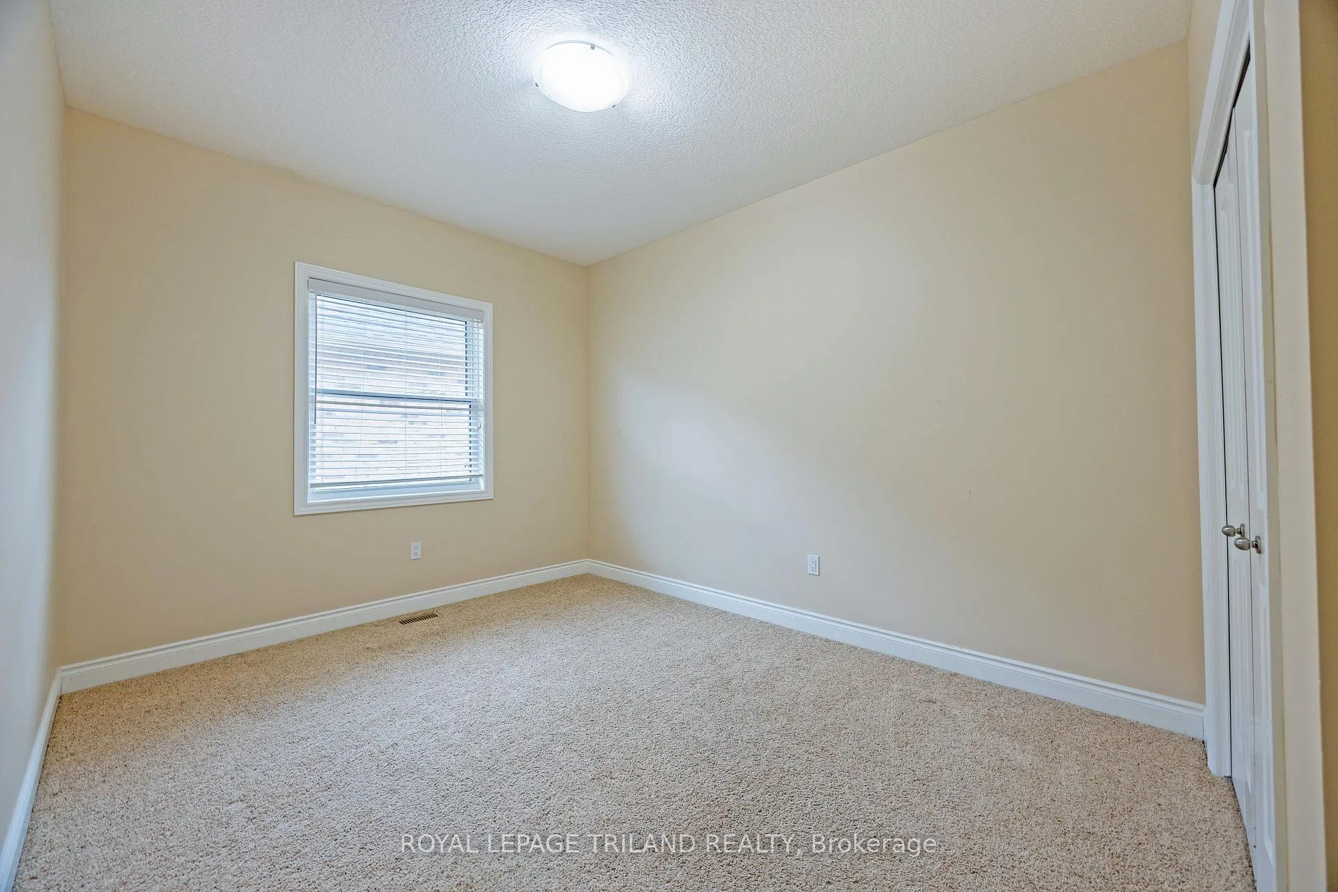 Photo 26 of 39 Augusta Crescent, St. Thomas — HOMEH