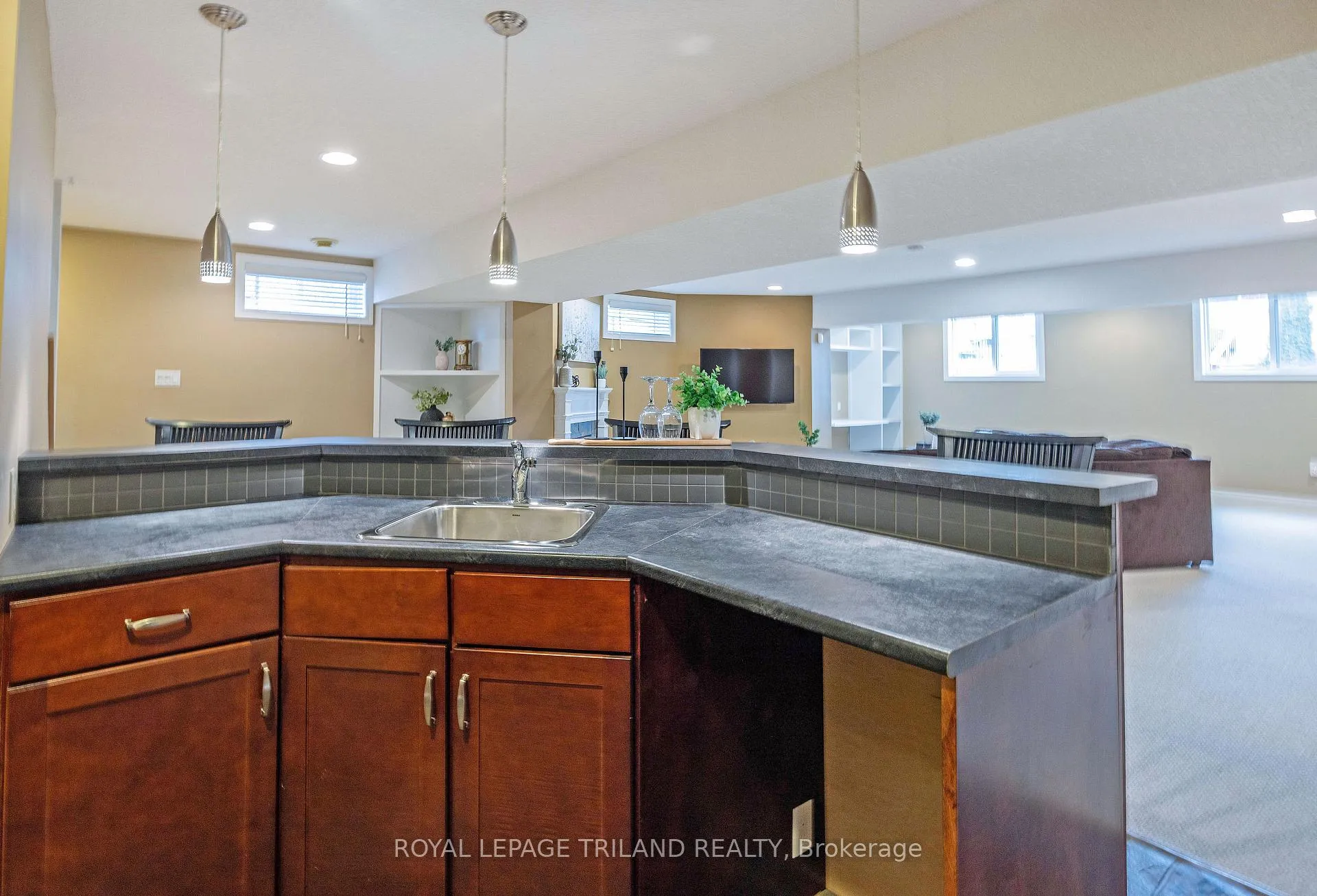 Photo 30 of 39 Augusta Crescent, St. Thomas — HOMEH