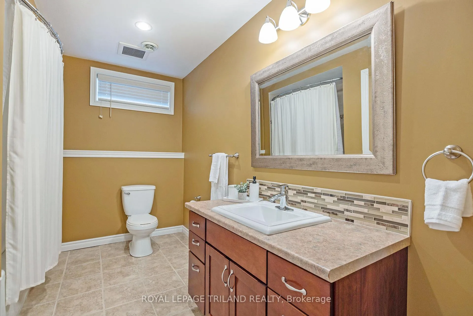 Photo 32 of 39 Augusta Crescent, St. Thomas — HOMEH