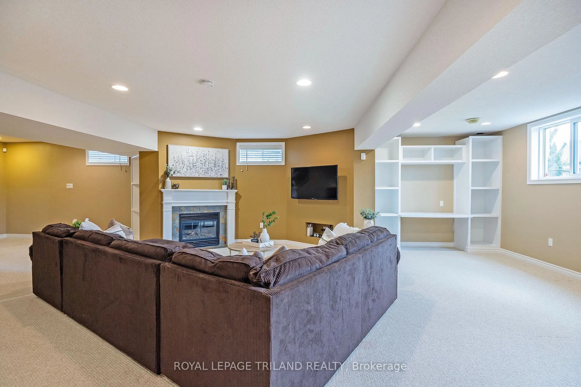 Photo 33 of 39 Augusta Crescent, St. Thomas — HOMEH