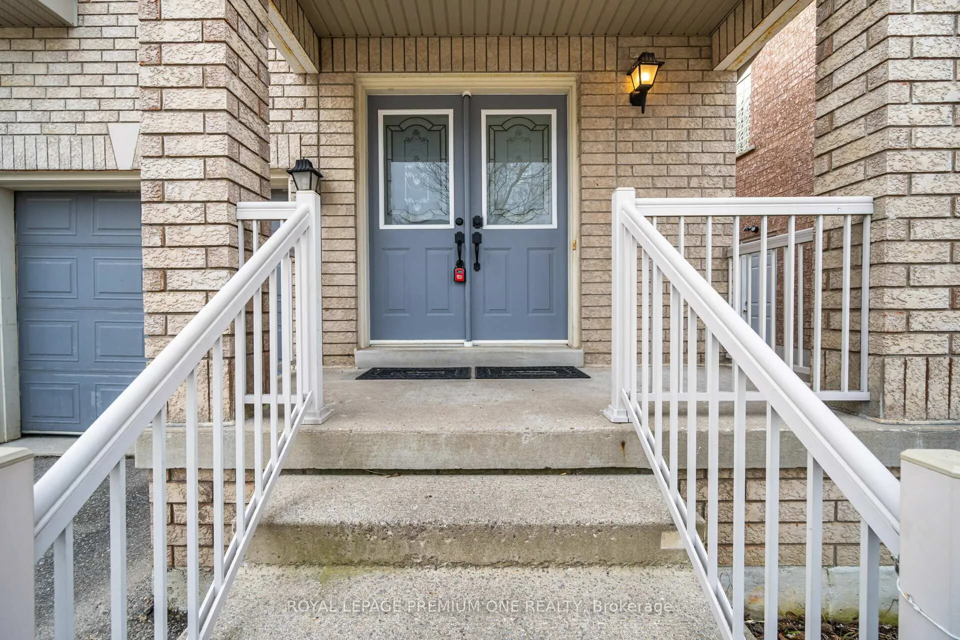 Photo 2 of 48 Devonwood Drive, Markham, Berczy — HOMEH