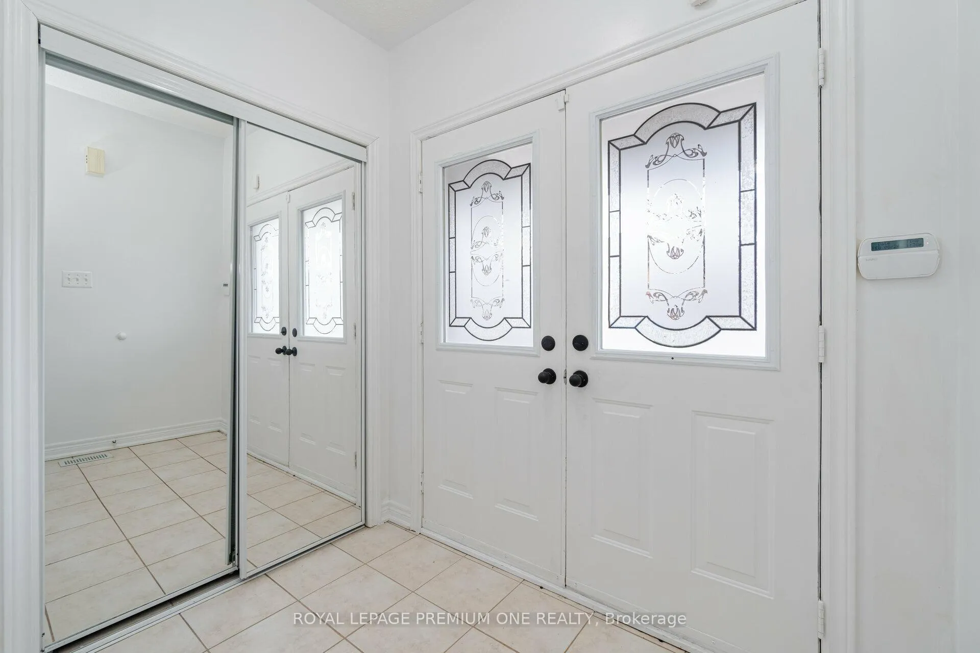 Photo 3 of 48 Devonwood Drive, Markham, Berczy — HOMEH