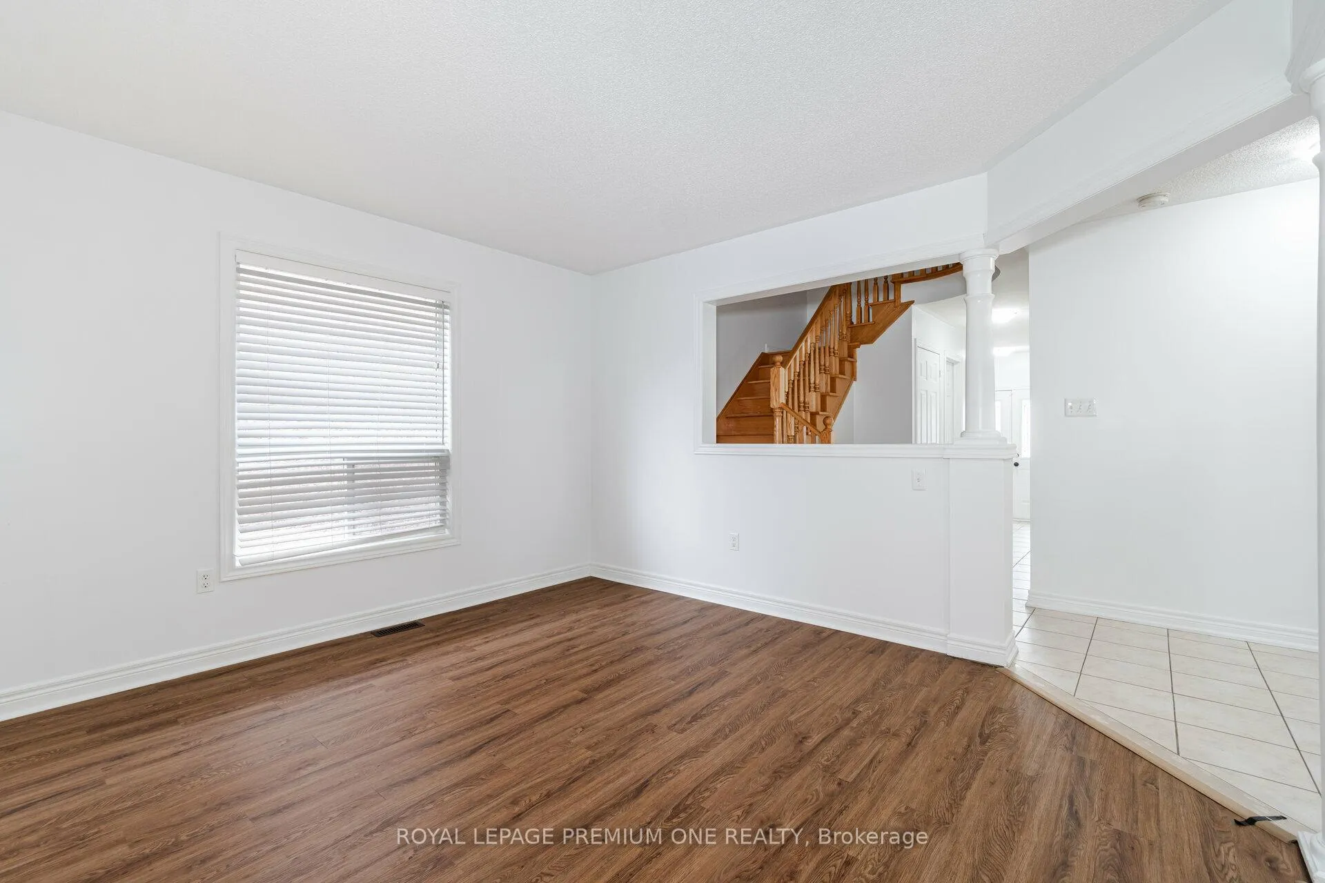 Photo 6 of 48 Devonwood Drive, Markham, Berczy — HOMEH