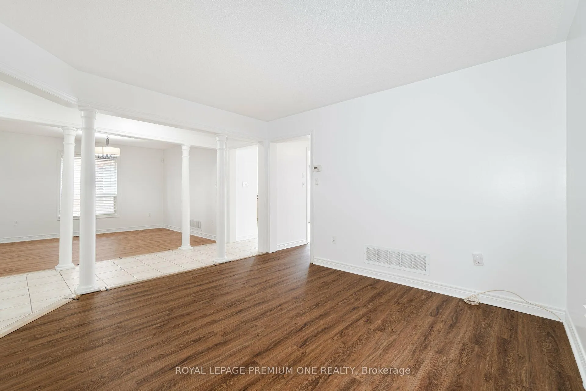 Photo 7 of 48 Devonwood Drive, Markham, Berczy — HOMEH