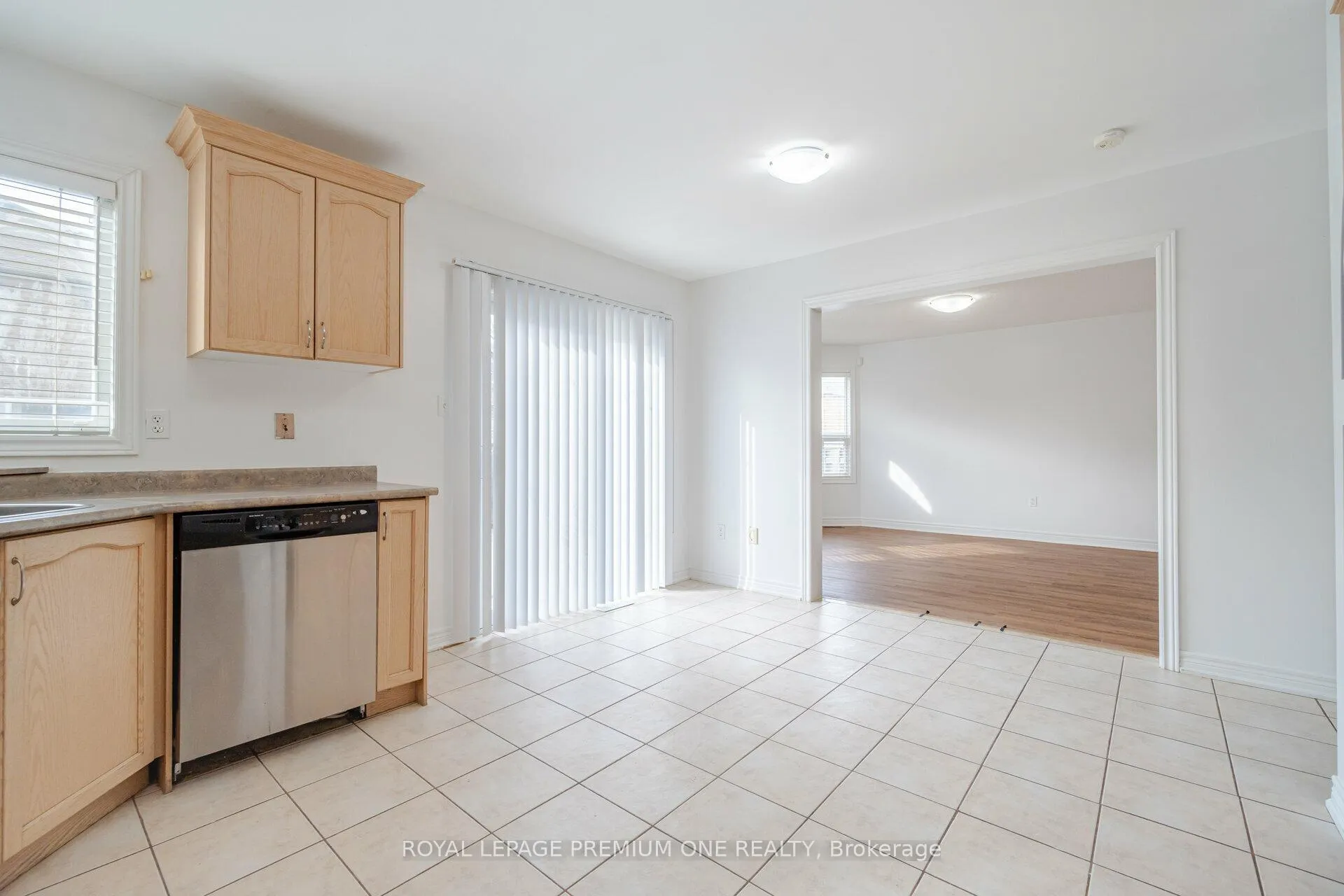 Photo 15 of 48 Devonwood Drive, Markham, Berczy — HOMEH