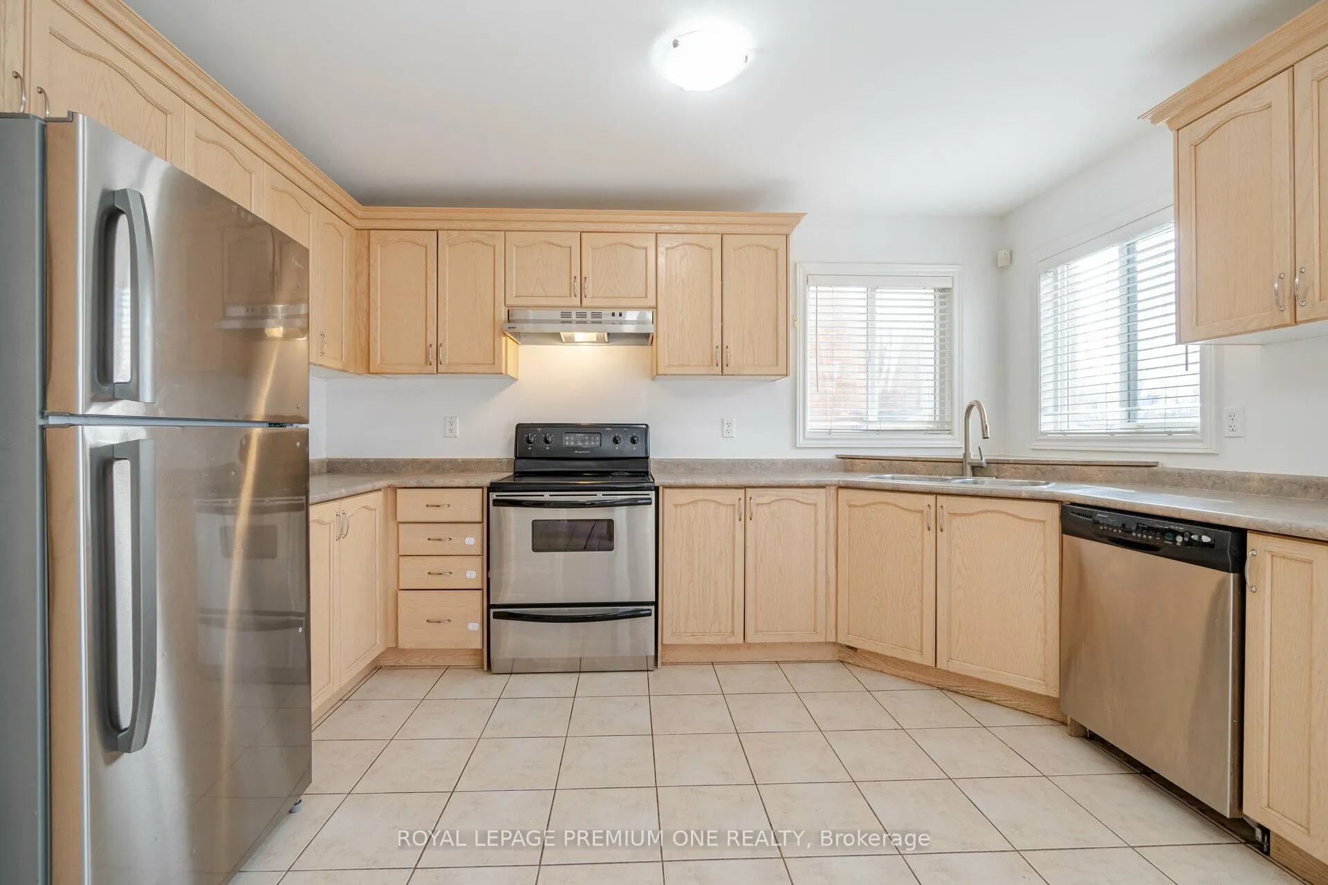 Photo 16 of 48 Devonwood Drive, Markham, Berczy — HOMEH