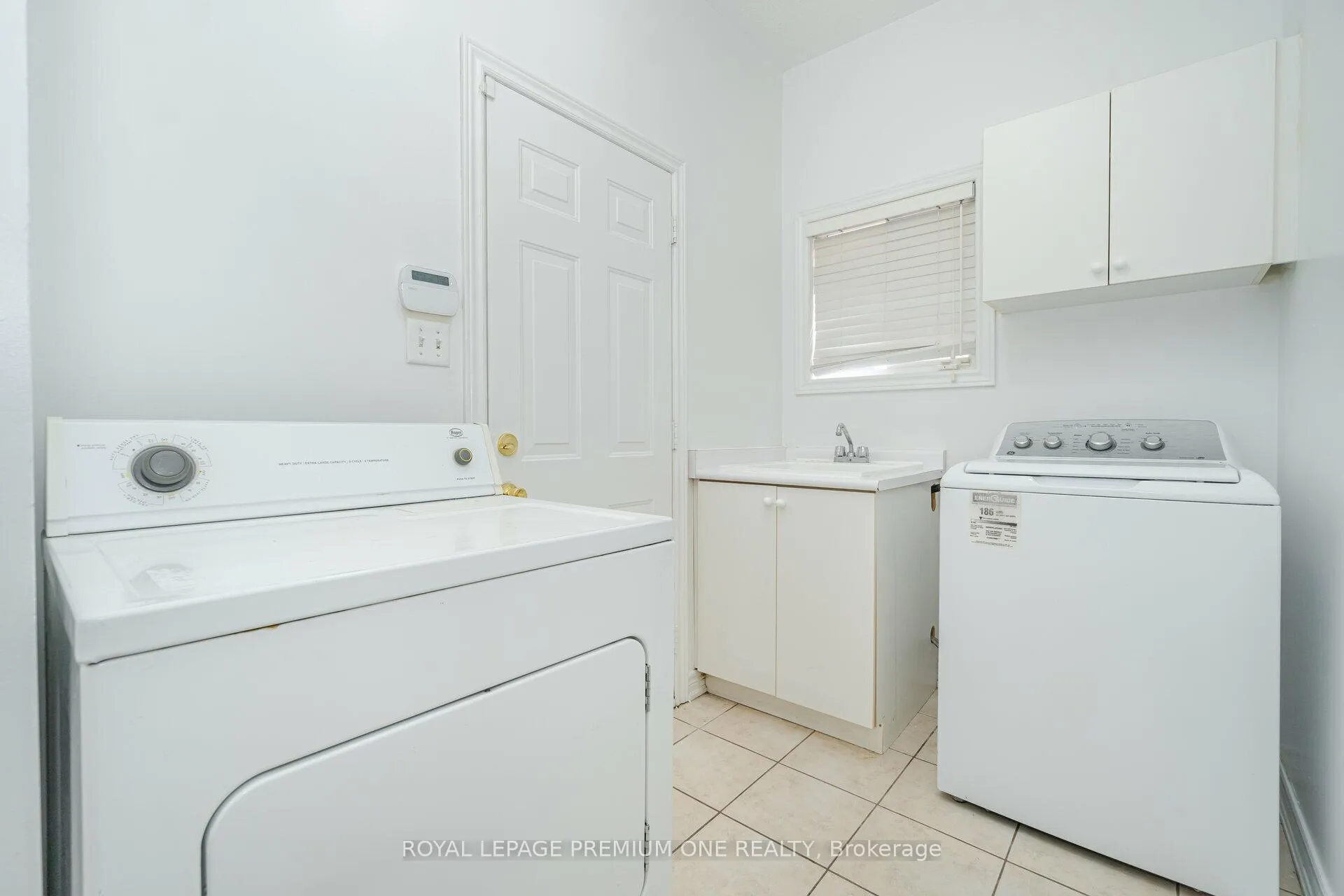 Photo 22 of 48 Devonwood Drive, Markham, Berczy — HOMEH