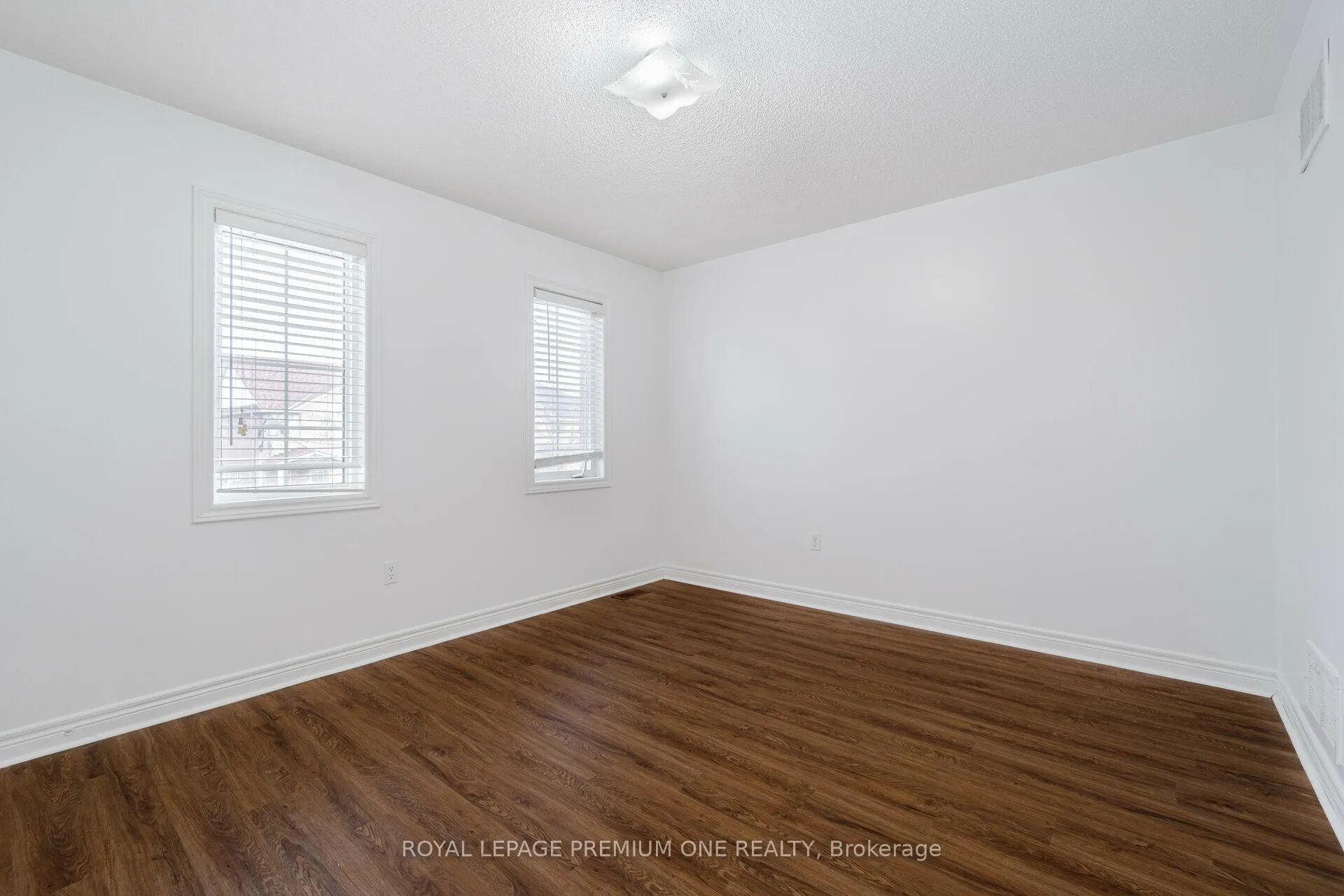 Photo 35 of 48 Devonwood Drive, Markham, Berczy — HOMEH