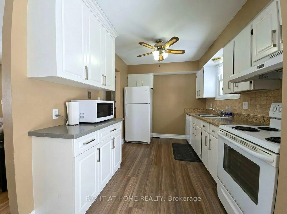 Photo 4 of 438 Forest Avenue S, Orillia — HOMEH